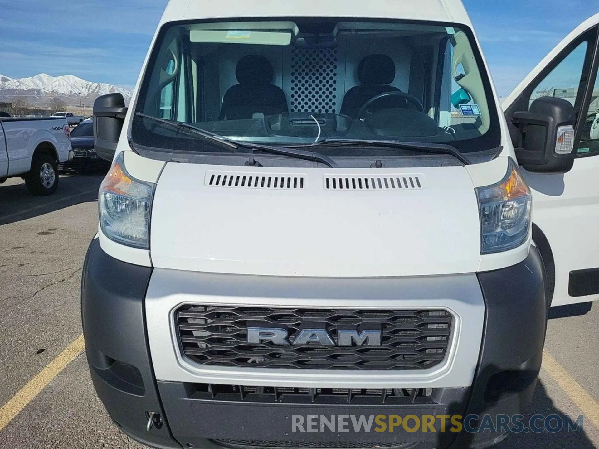 46 Photograph of a damaged car 3C6TRVDG3KE501005 RAM PROMASTER 2500 2019
