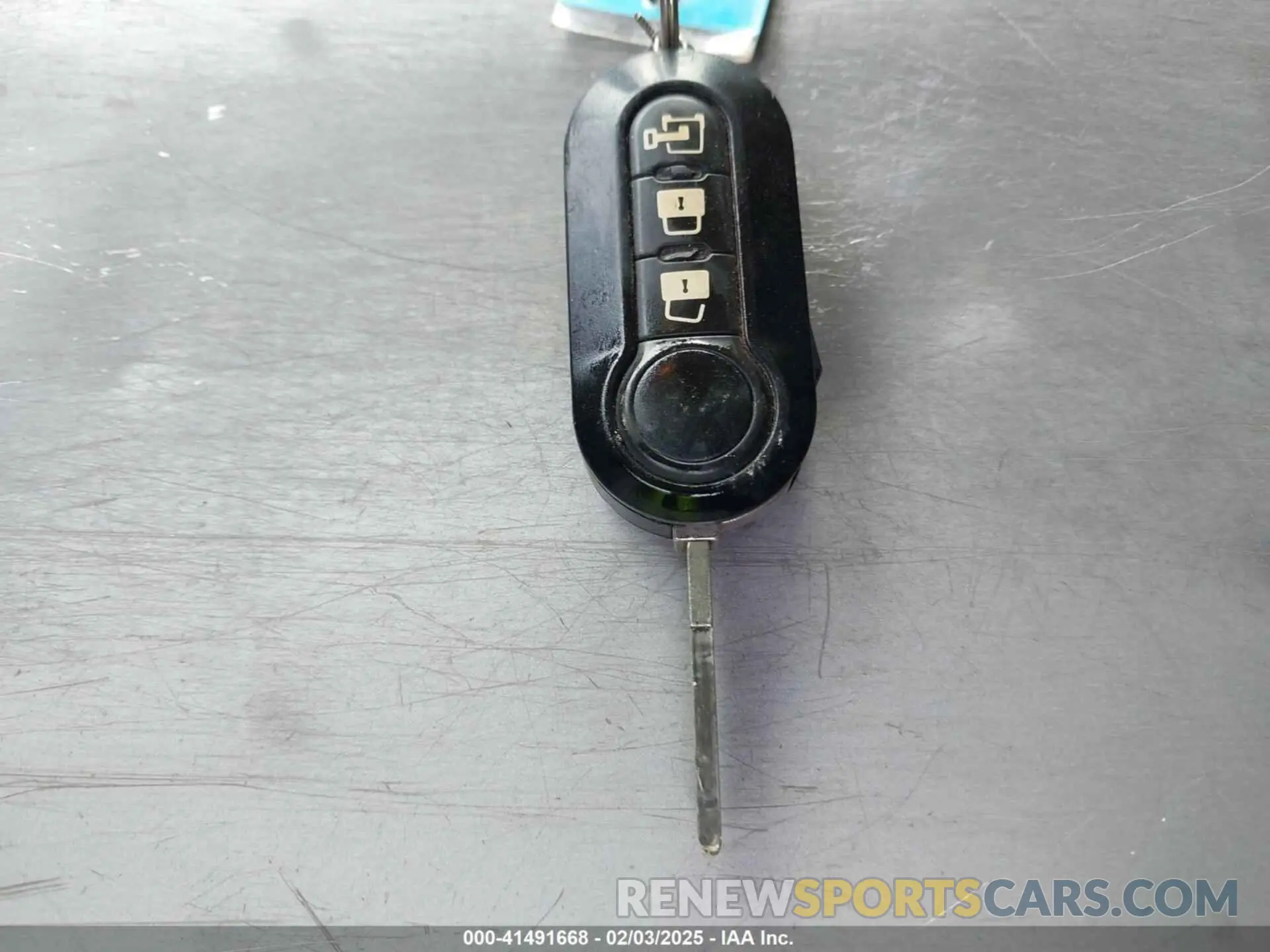 11 Photograph of a damaged car 3C6TRVDG4KE545692 RAM PROMASTER 2500 2019