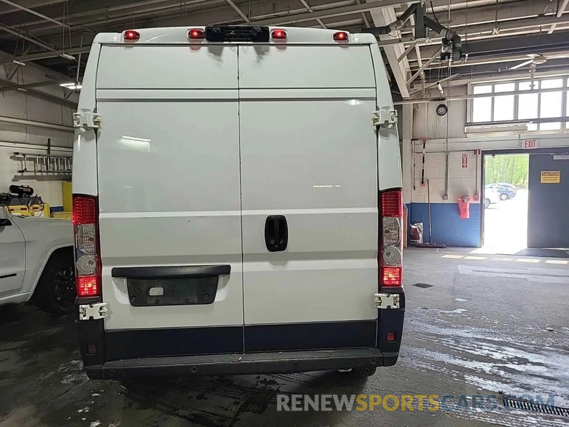 37 Фотография поврежденного автомобиля 3C6TRVDG8KE562852 RAM PROMASTER 2500 2019