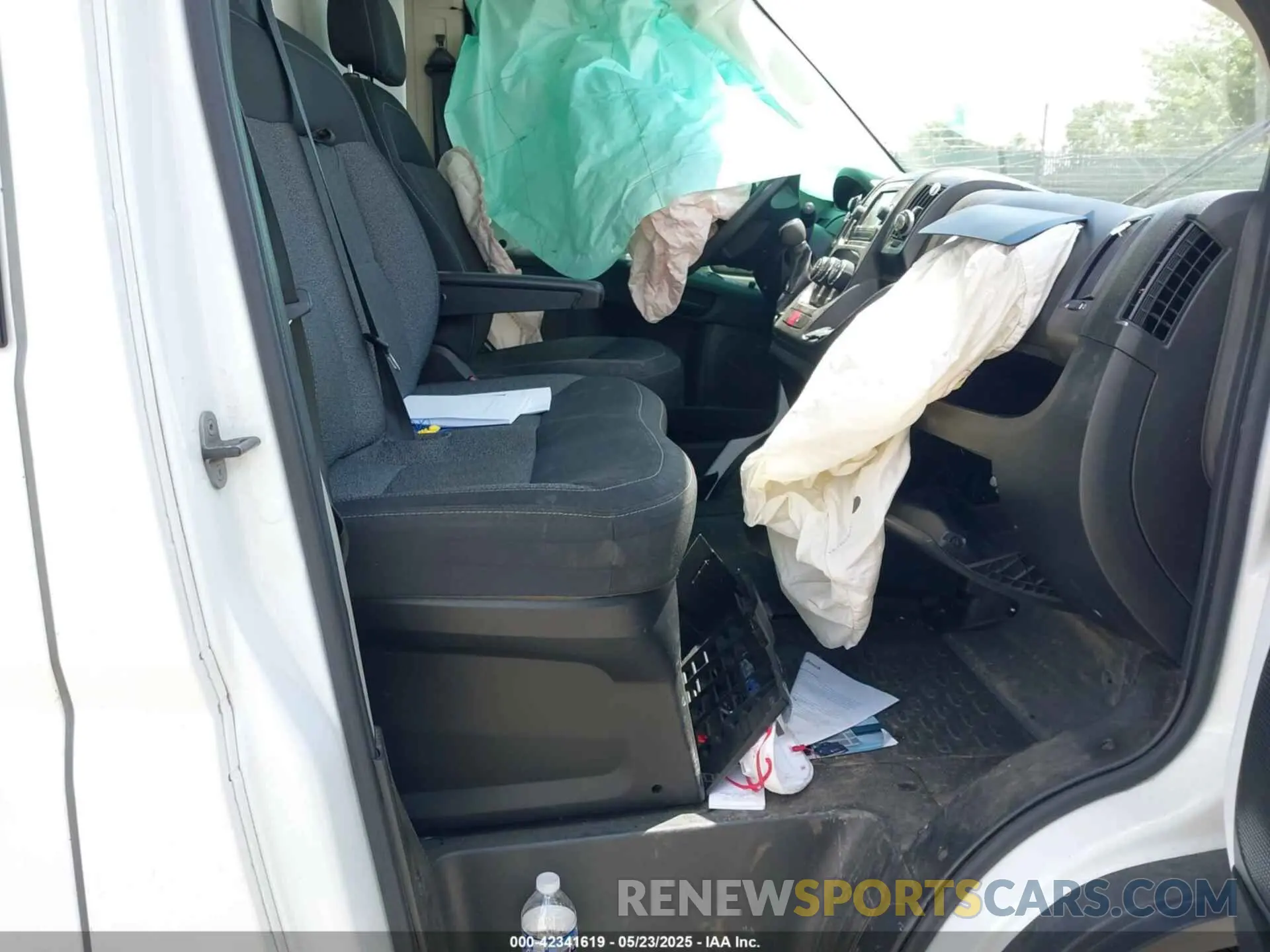 5 Photograph of a damaged car 3C6TRVDG9KE557224 RAM PROMASTER 2500 2019