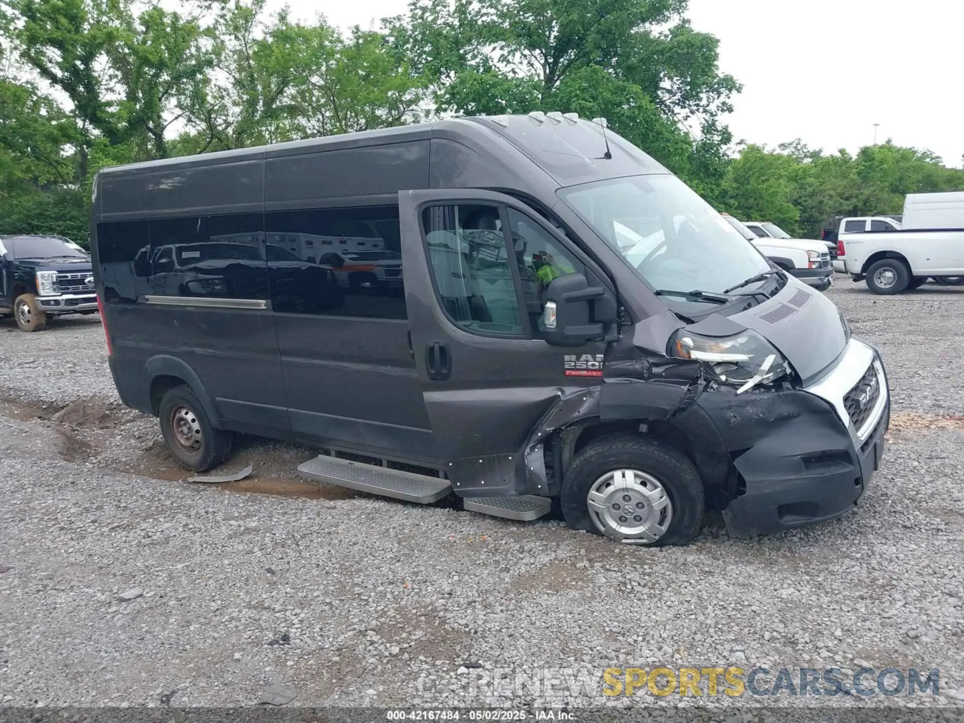 13 Photograph of a damaged car 3C6TRVPG2KE507602 RAM PROMASTER 2500 2019