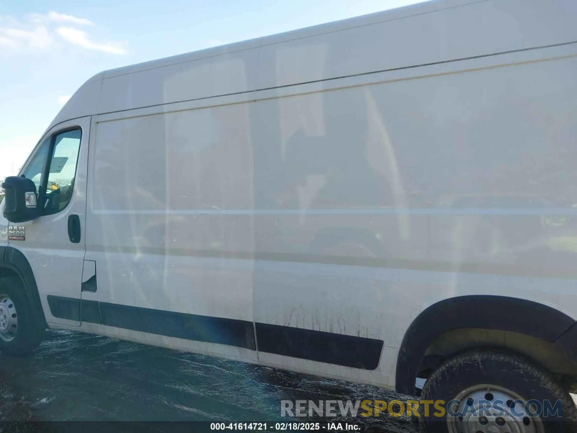 14 Photograph of a damaged car 3C6TRVDG2LE137712 RAM PROMASTER 2500 2020