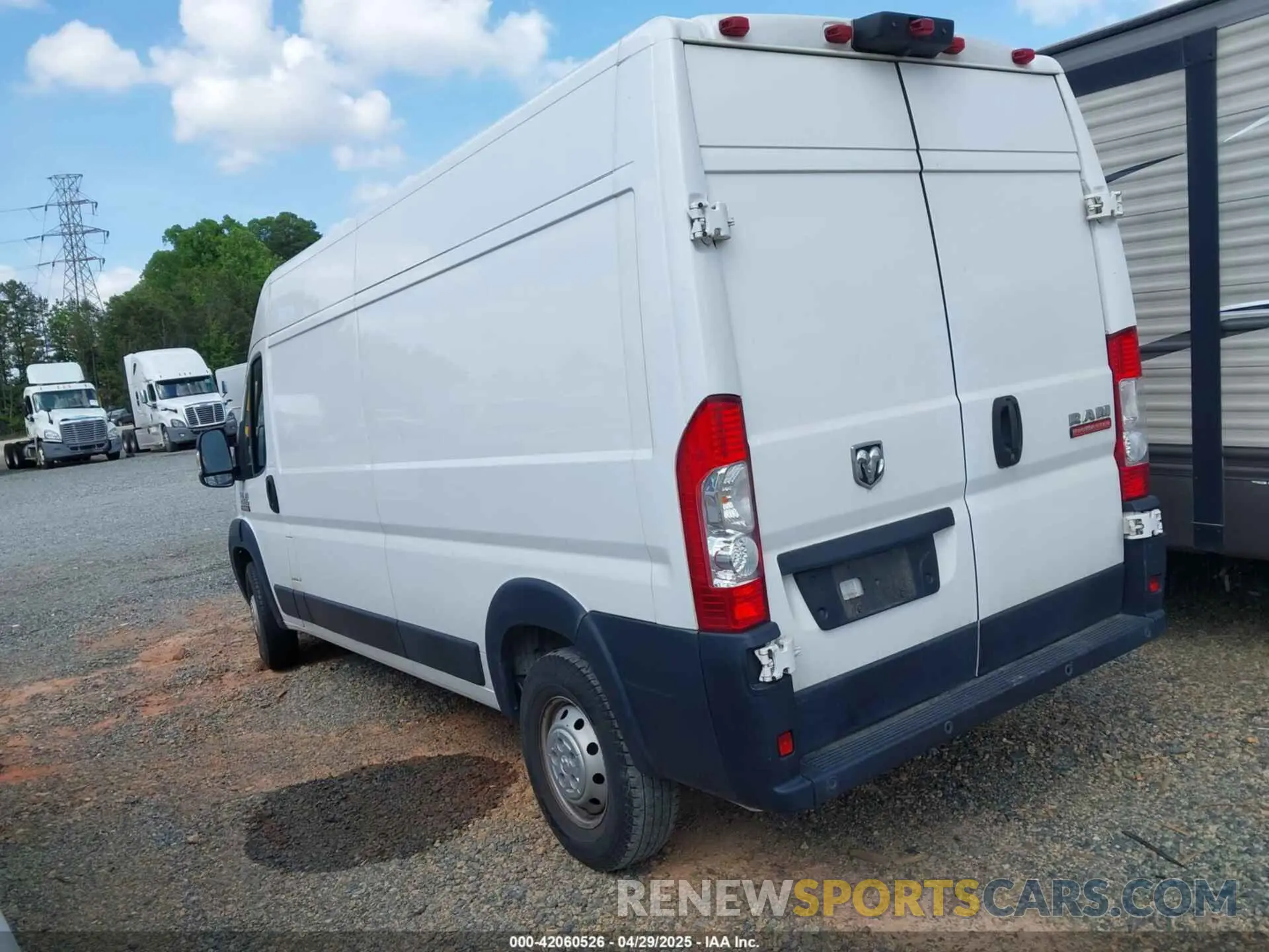 3 Photograph of a damaged car 3C6TRVDG5LE115932 RAM PROMASTER 2500 2020