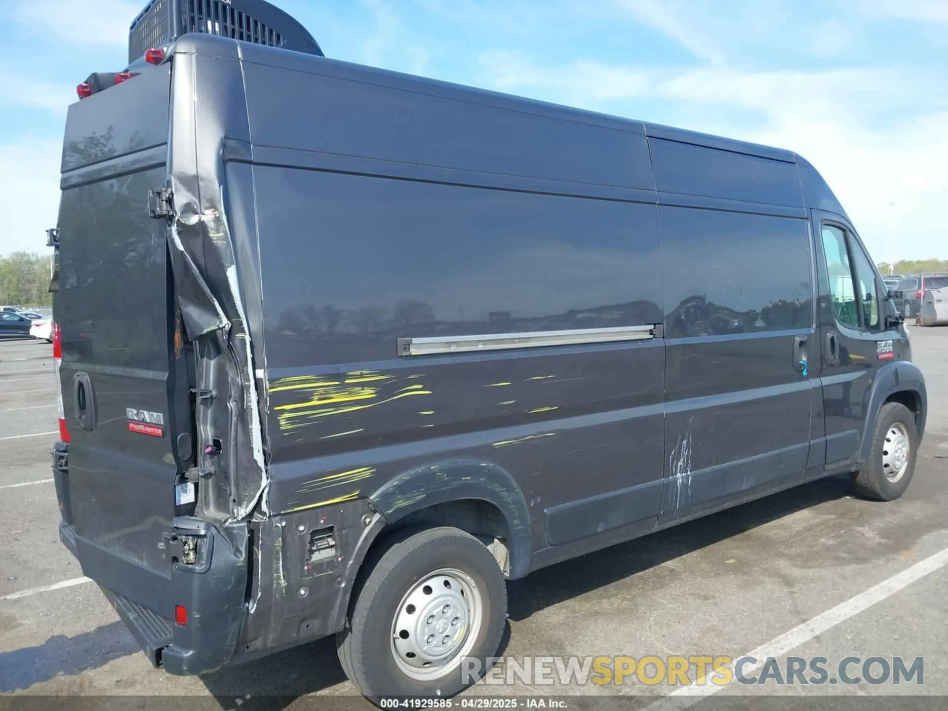 18 Photograph of a damaged car 3C6TRVDG7LE110120 RAM PROMASTER 2500 2020