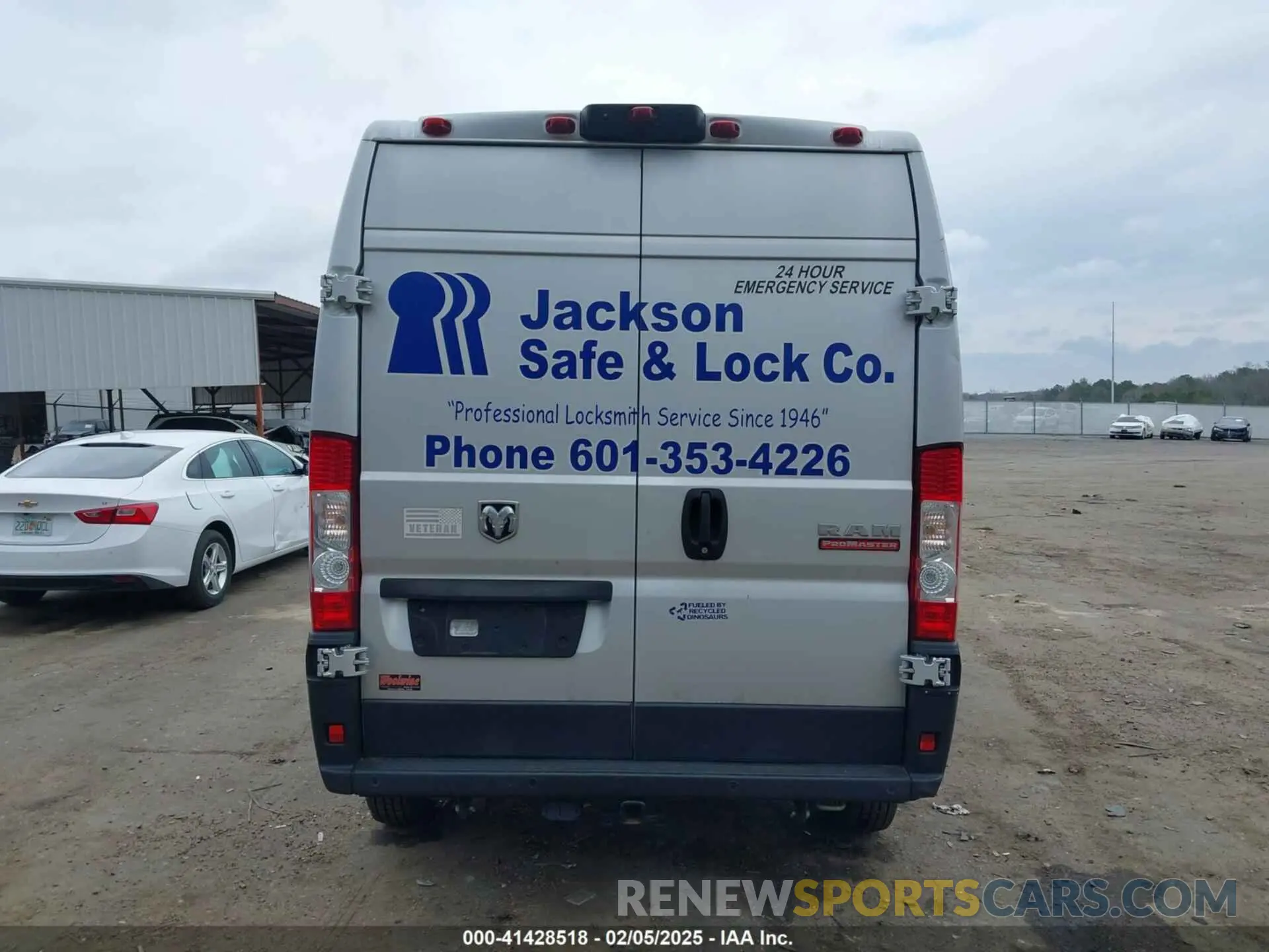 17 Photograph of a damaged car 3C6ERVDG6ME500703 RAM PROMASTER 2500 2021
