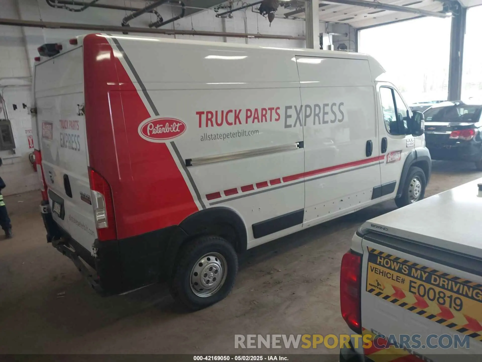 4 Photograph of a damaged car 3C6LRVDG1ME528271 RAM PROMASTER 2500 2021