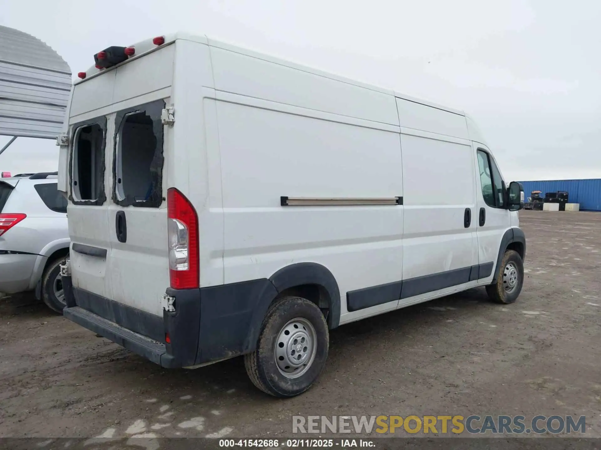 4 Photograph of a damaged car 3C6LRVDG8ME522726 RAM PROMASTER 2500 2021