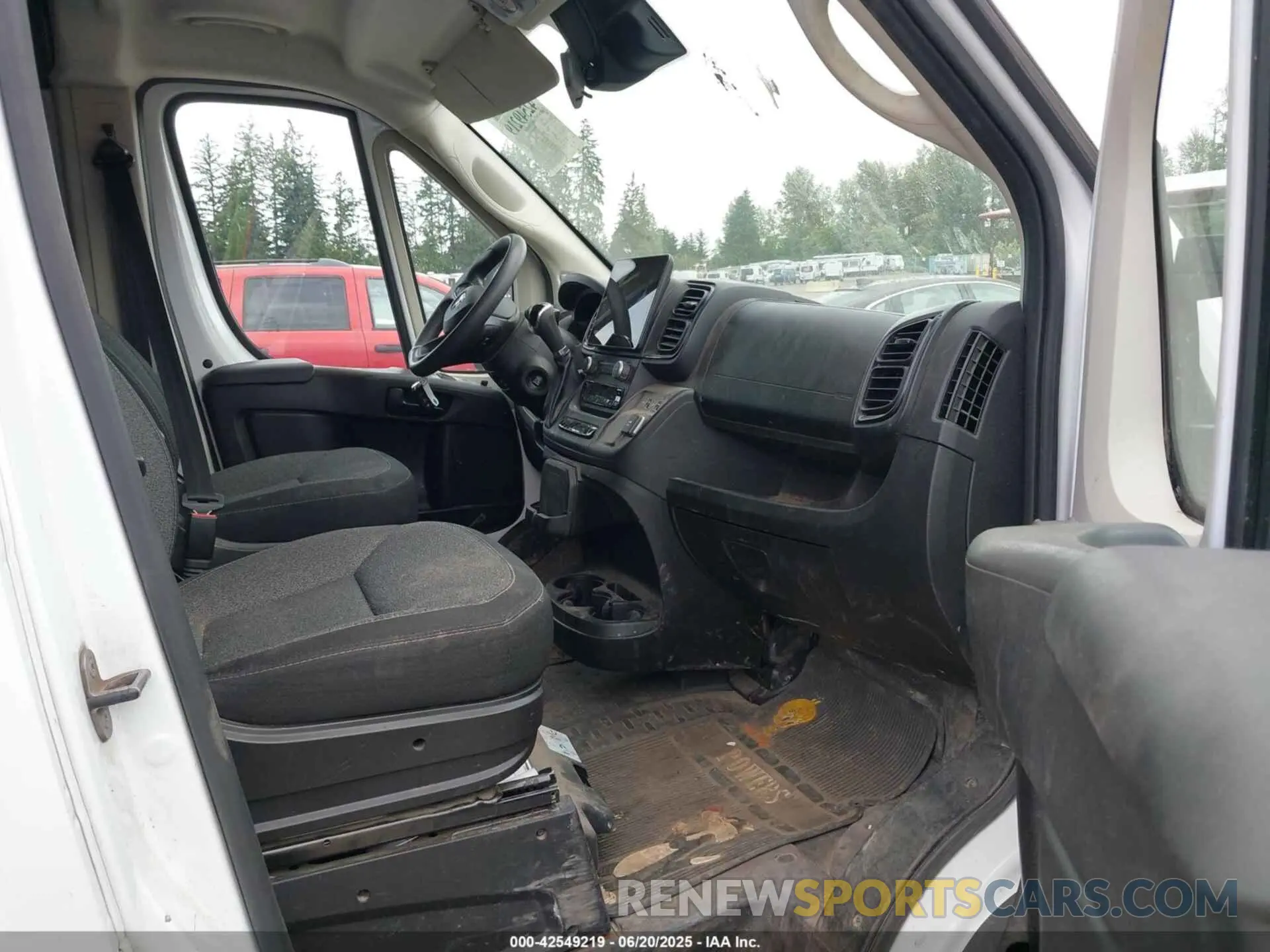 5 Photograph of a damaged car 3C6LRVCG5NE120147 RAM PROMASTER 2500 2022