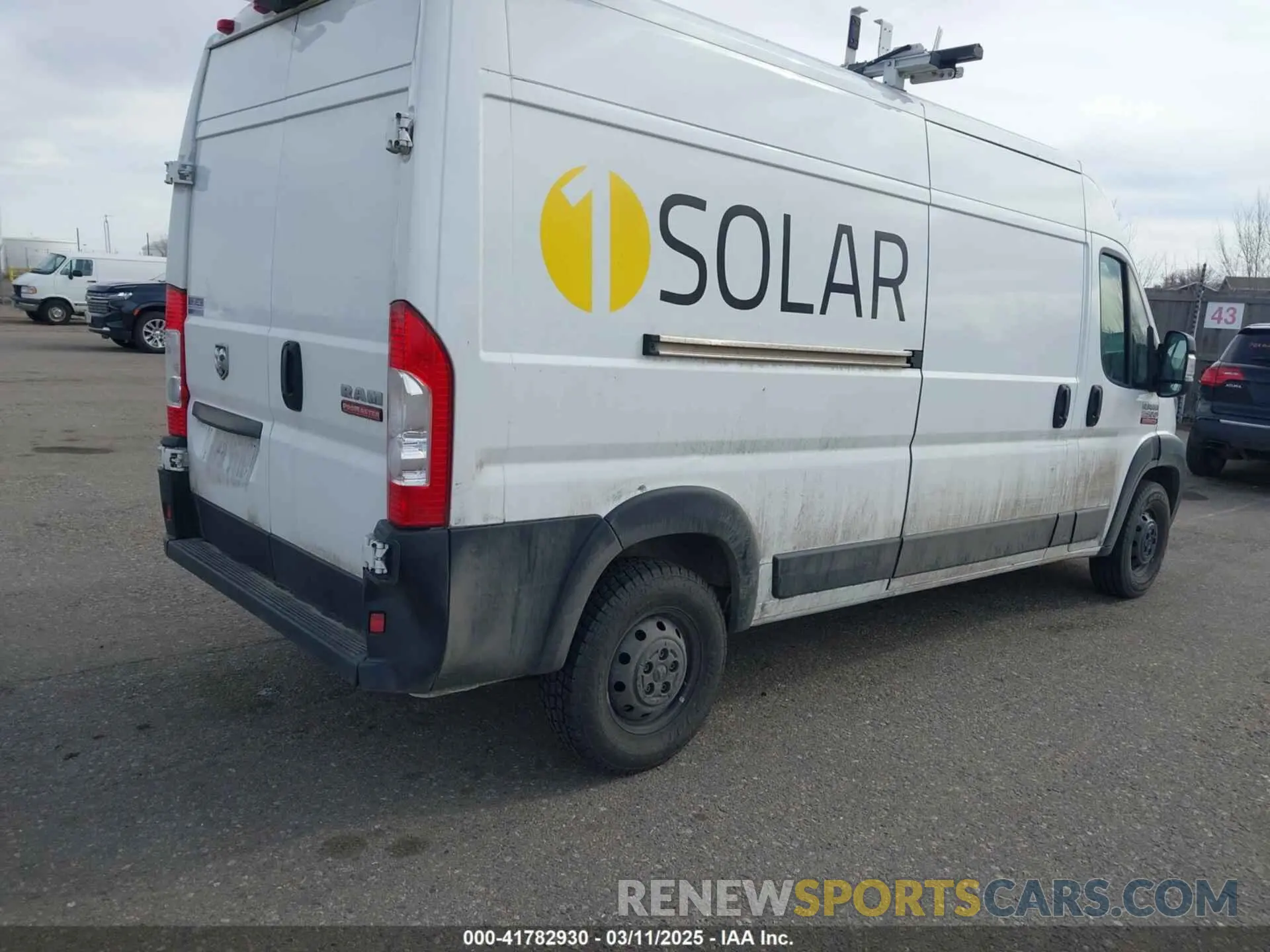 4 Photograph of a damaged car 3C6LRVDG8NE123557 RAM PROMASTER 2500 2022
