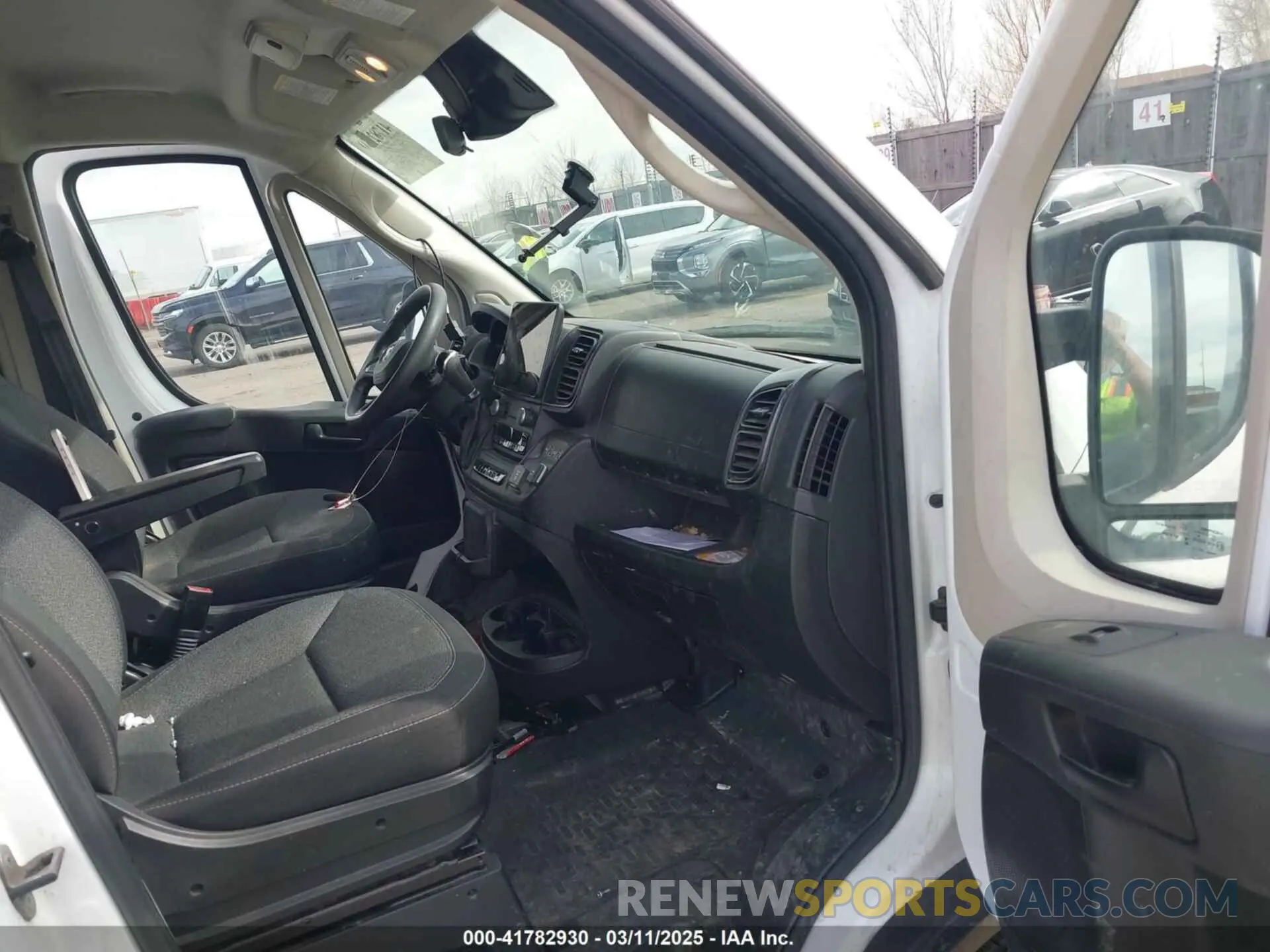 5 Photograph of a damaged car 3C6LRVDG8NE123557 RAM PROMASTER 2500 2022