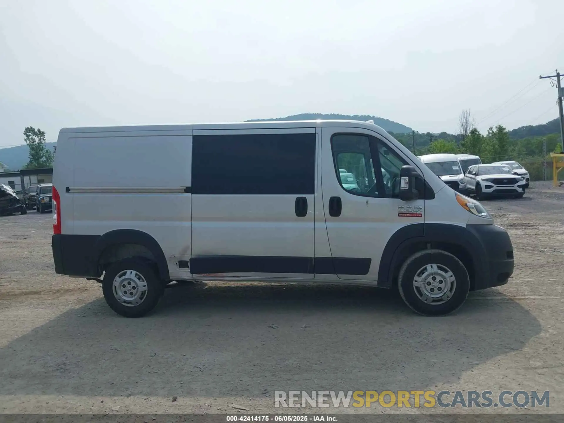 13 Photograph of a damaged car 3C6LRVVG3NE110178 RAM PROMASTER 2500 2022