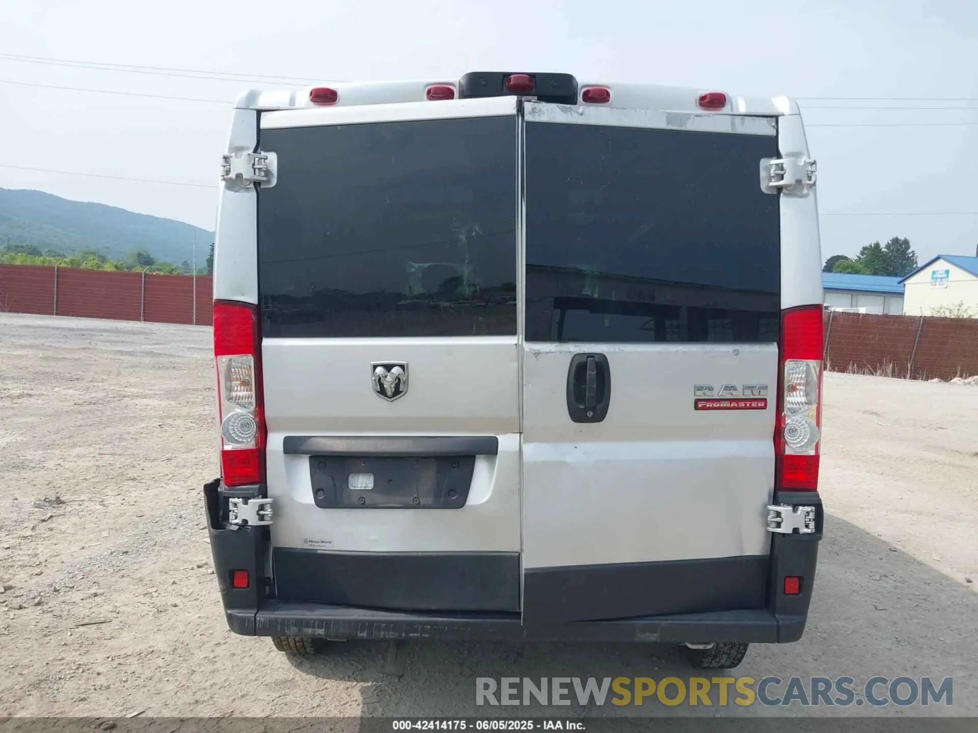 16 Photograph of a damaged car 3C6LRVVG3NE110178 RAM PROMASTER 2500 2022