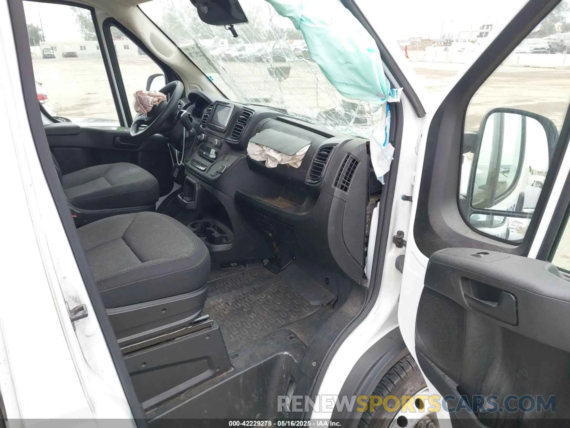 5 Photograph of a damaged car 3C6LRVDG0PE518397 RAM PROMASTER 2500 2023