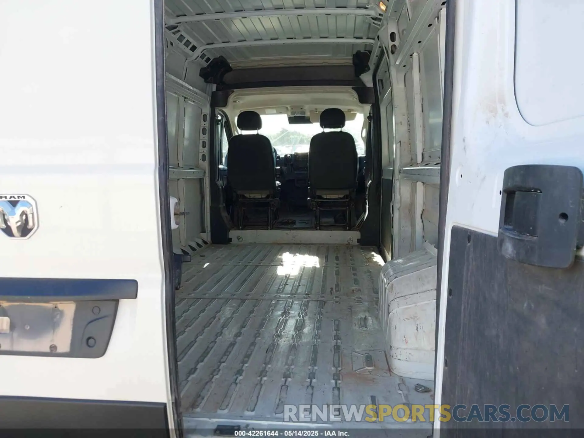 17 Photograph of a damaged car 3C6LRVDG0PE563680 RAM PROMASTER 2500 2023