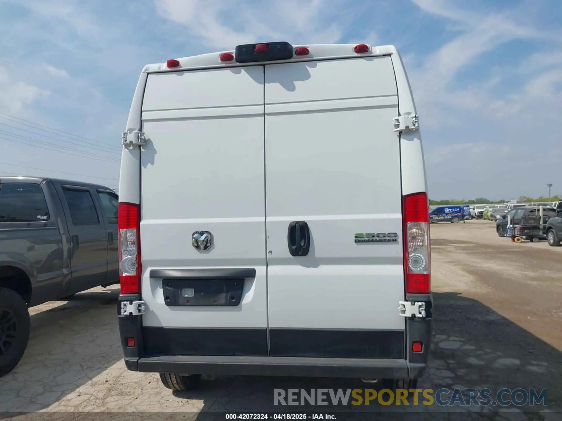 16 Photograph of a damaged car 3C6LRVDG0PE571794 RAM PROMASTER 2500 2023