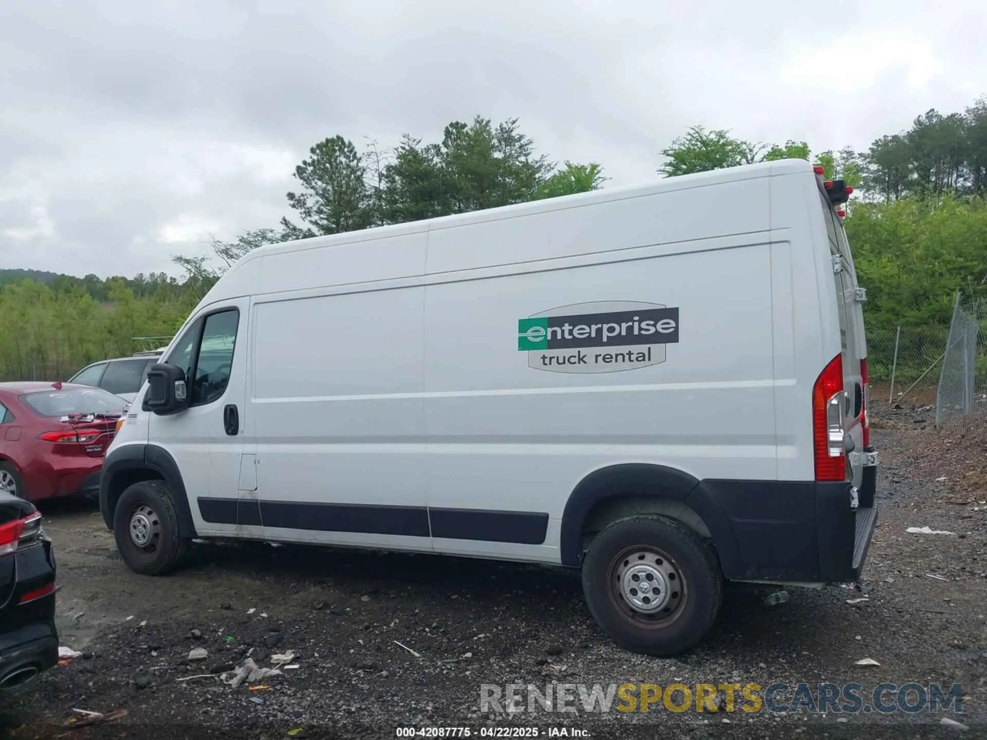 14 Photograph of a damaged car 3C6LRVDG3PE563723 RAM PROMASTER 2500 2023