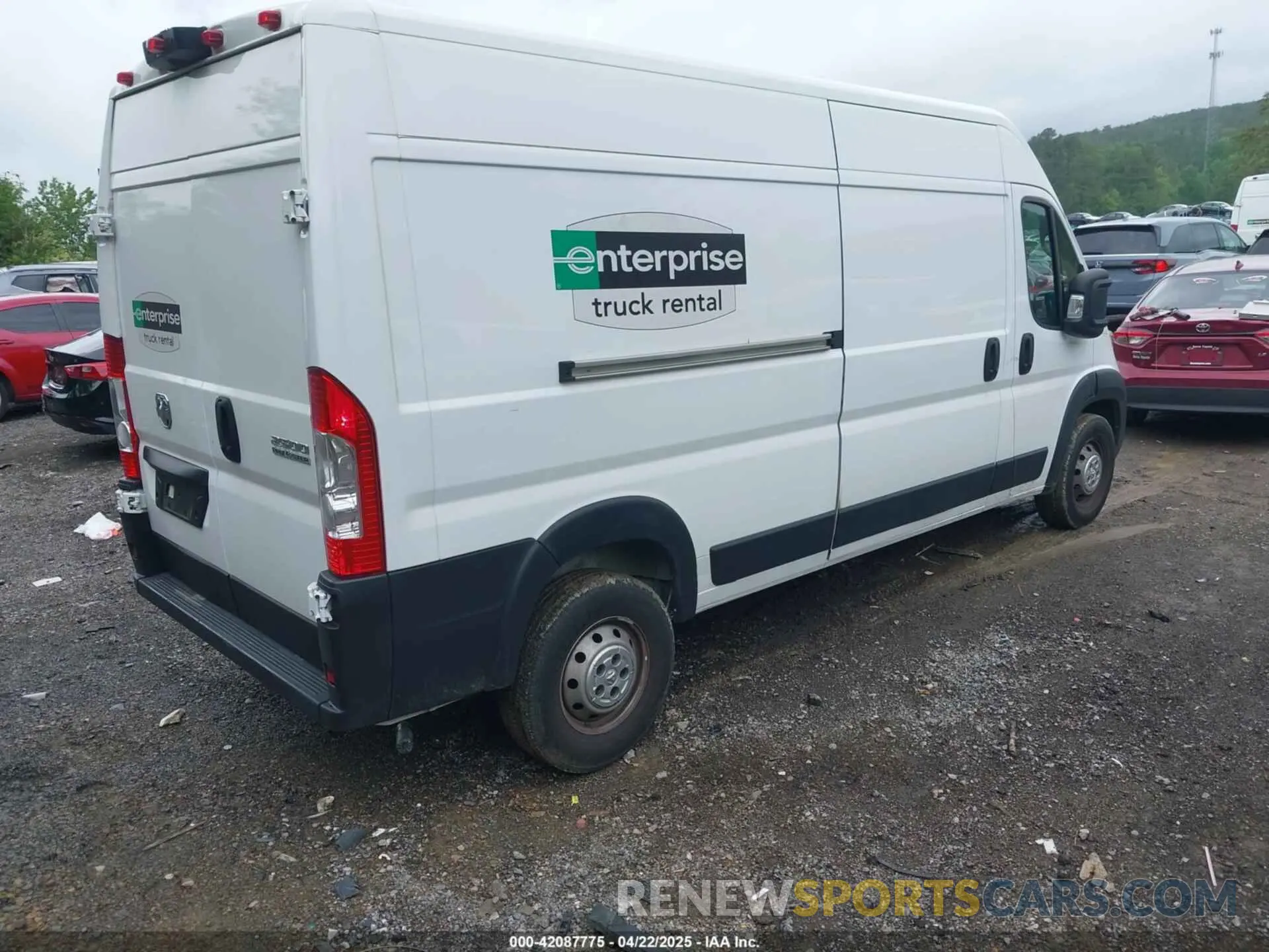 4 Photograph of a damaged car 3C6LRVDG3PE563723 RAM PROMASTER 2500 2023