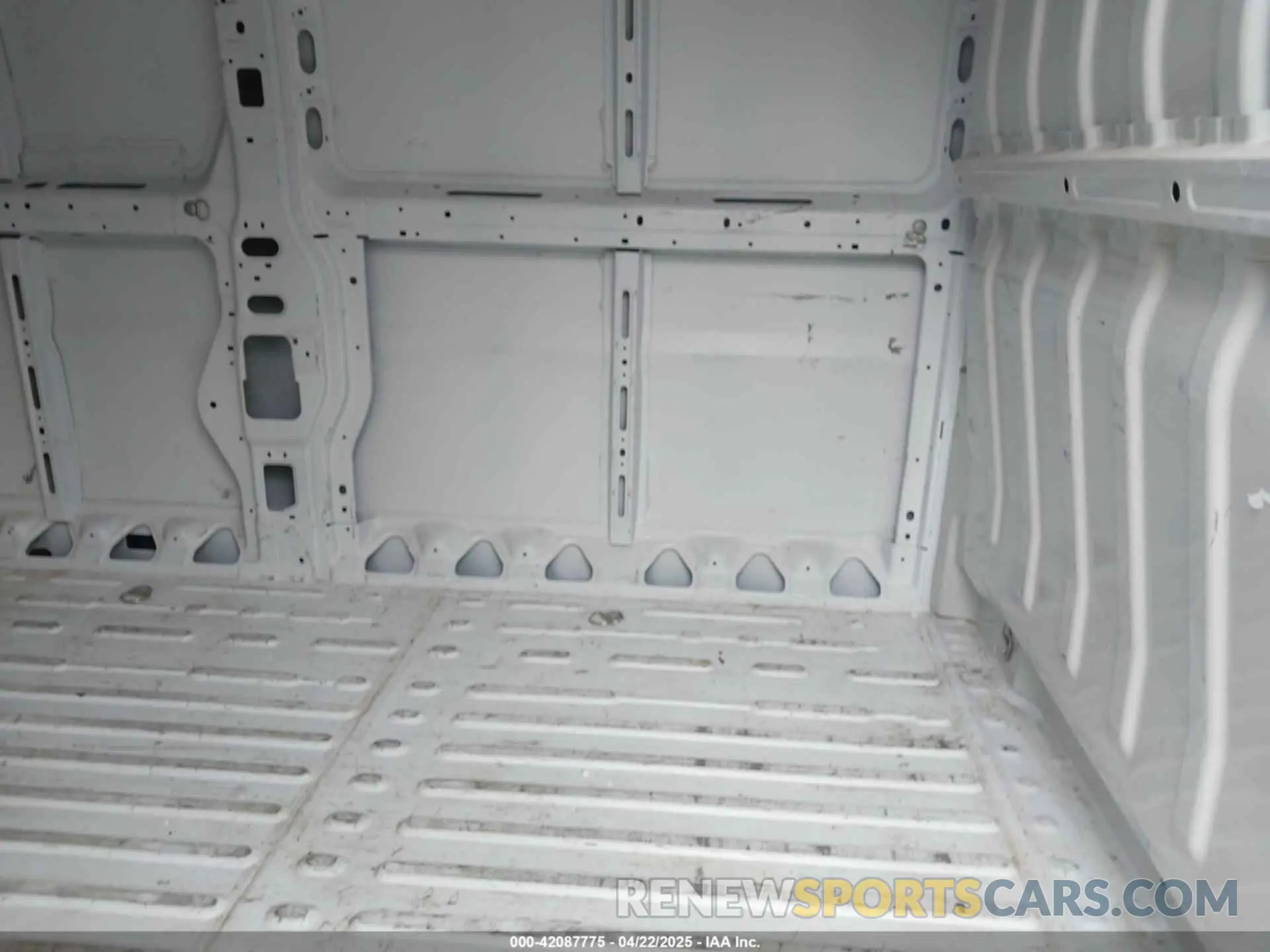 8 Photograph of a damaged car 3C6LRVDG3PE563723 RAM PROMASTER 2500 2023