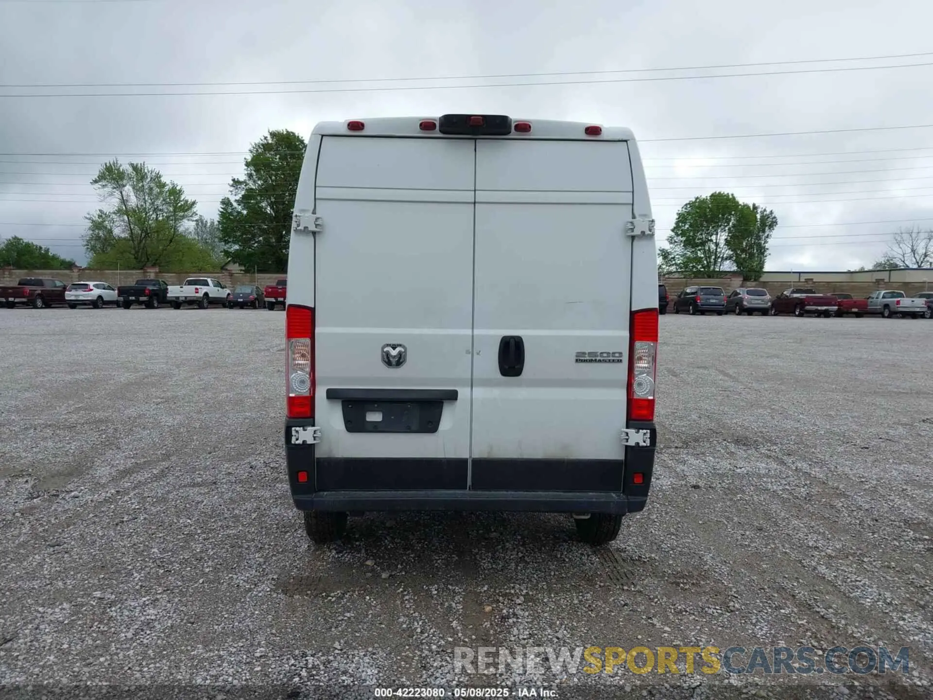 16 Photograph of a damaged car 3C6LRVDG3PE571823 RAM PROMASTER 2500 2023