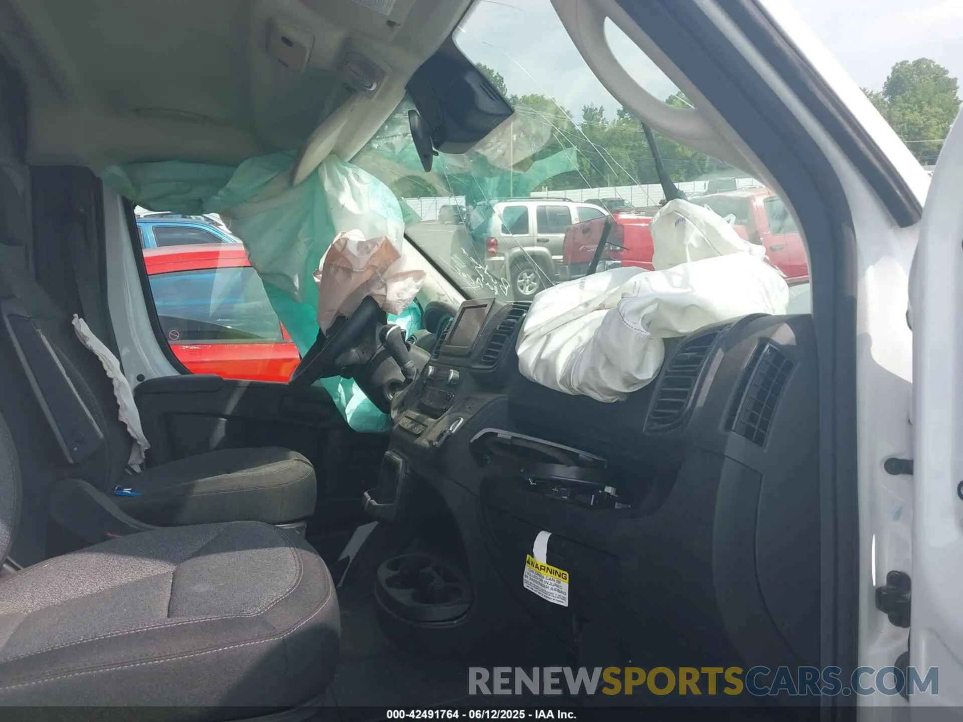 5 Photograph of a damaged car 3C6LRVDG4PE509928 RAM PROMASTER 2500 2023