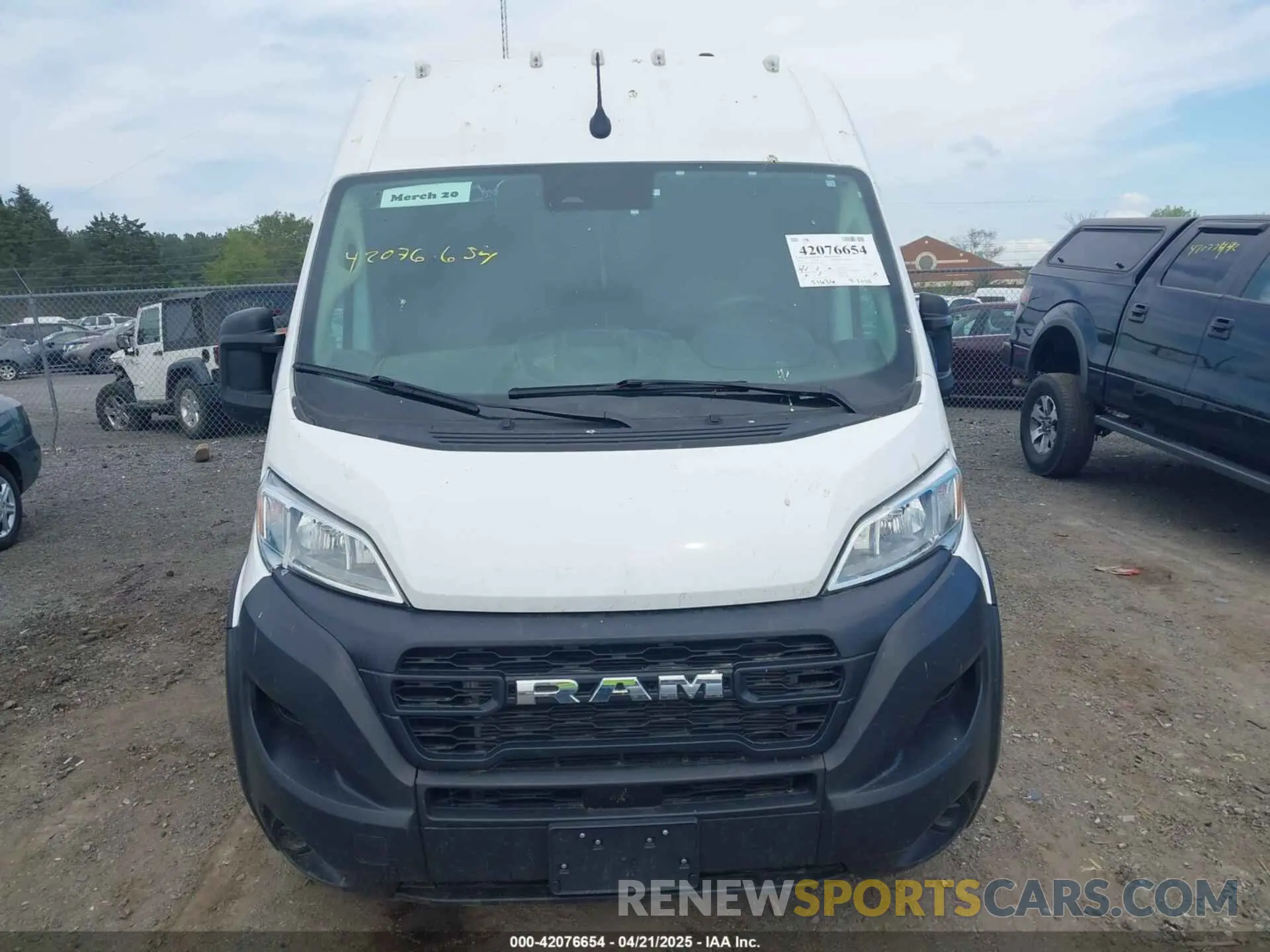 12 Photograph of a damaged car 3C6LRVDG5PE572066 RAM PROMASTER 2500 2023