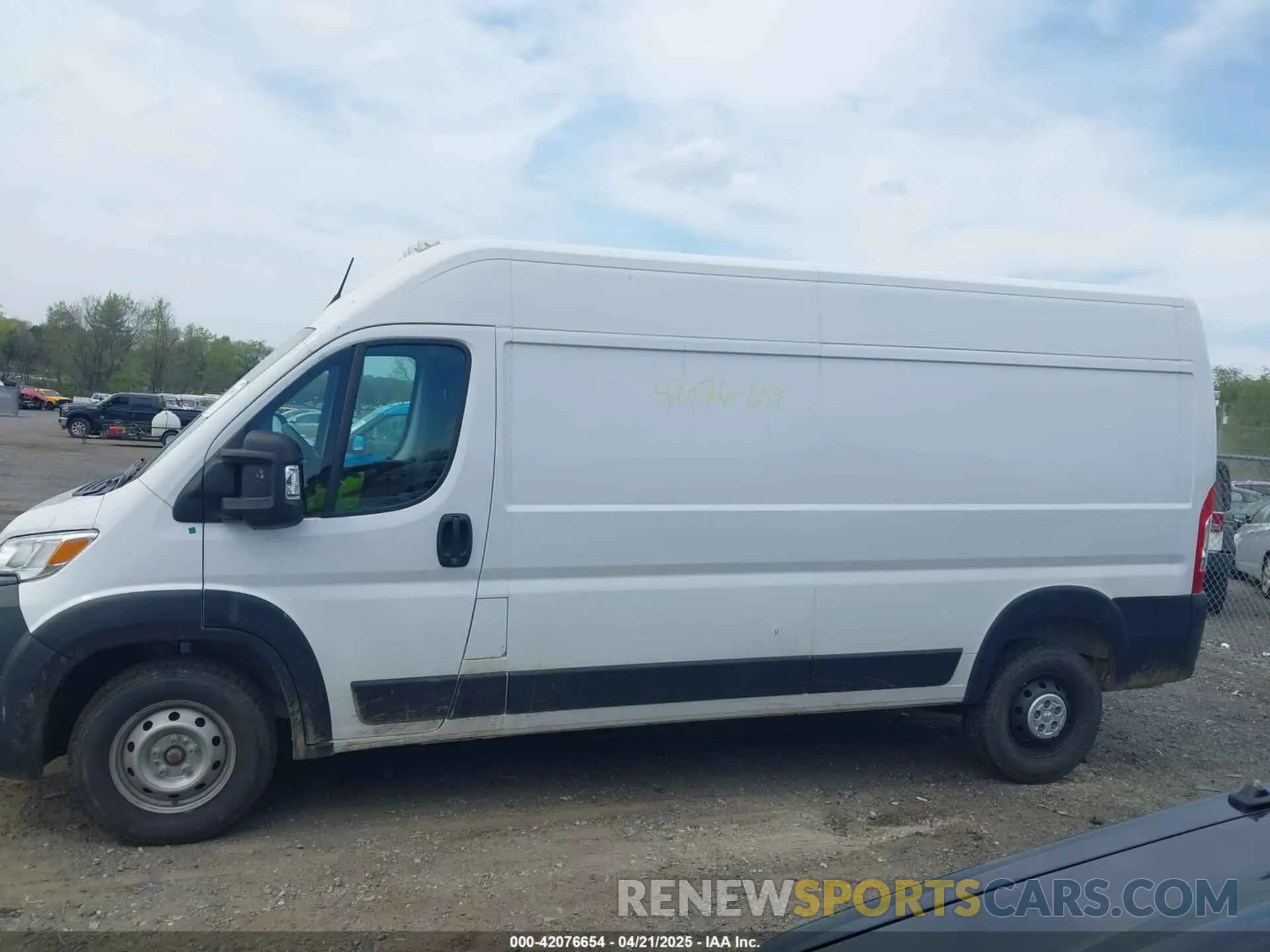 14 Photograph of a damaged car 3C6LRVDG5PE572066 RAM PROMASTER 2500 2023