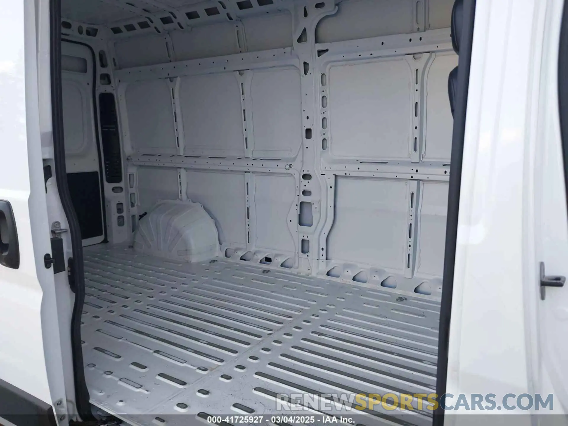 8 Фотография поврежденного автомобиля 3C6LRVDG7PE577768 RAM PROMASTER 2500 2023