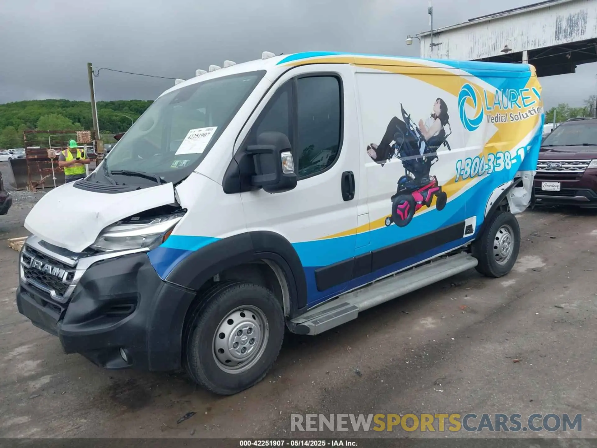 2 Photograph of a damaged car 3C6LRVVG6PE559518 RAM PROMASTER 2500 2023