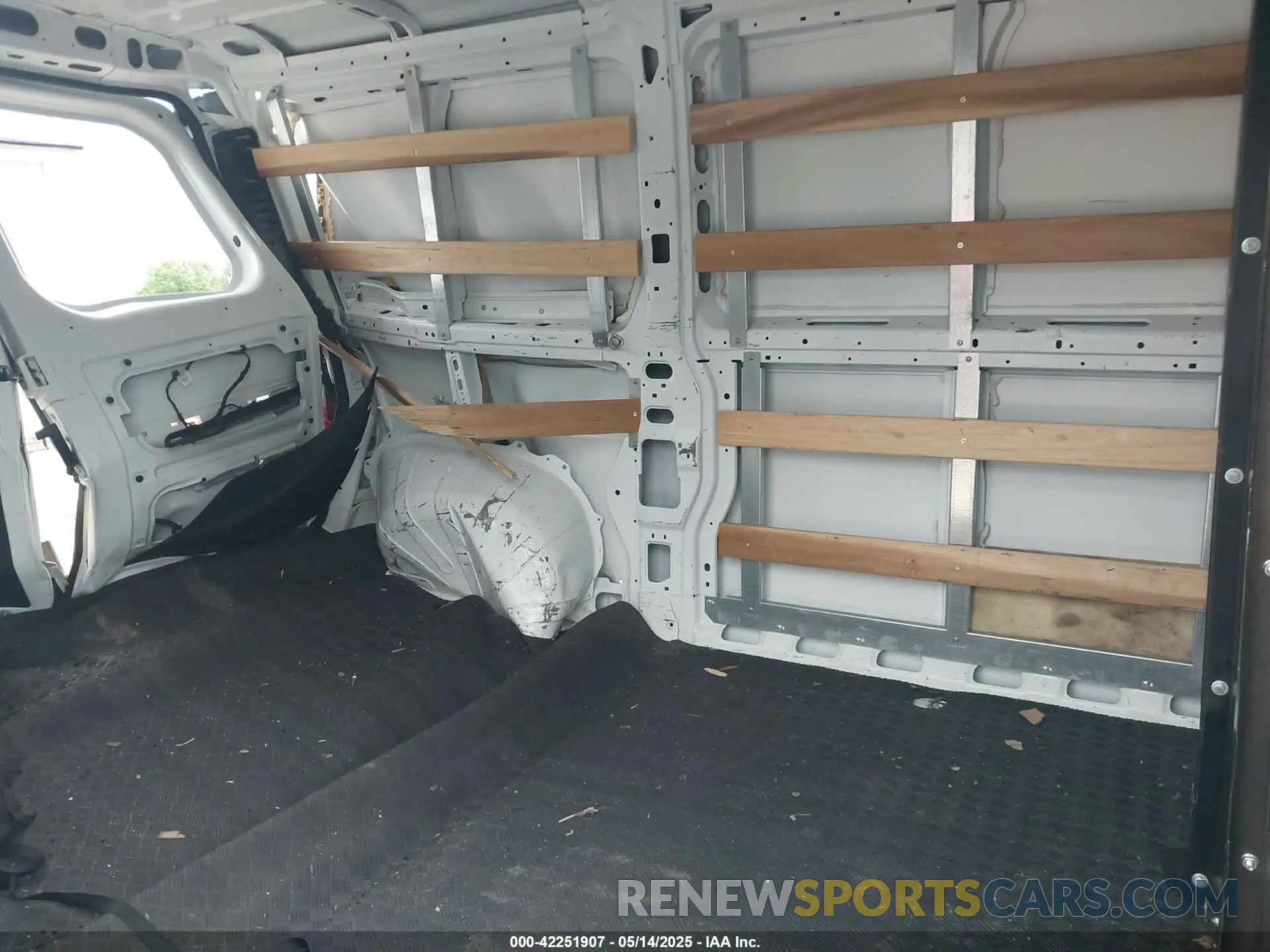 8 Photograph of a damaged car 3C6LRVVG6PE559518 RAM PROMASTER 2500 2023