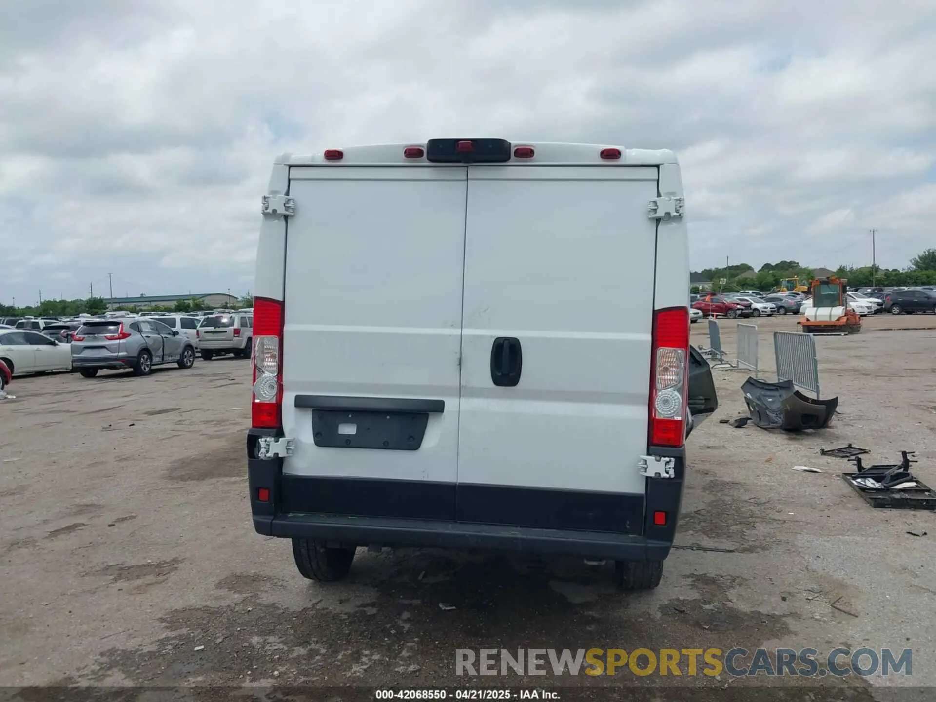 15 Photograph of a damaged car 3C6LRVVG7PE552934 RAM PROMASTER 2500 2023