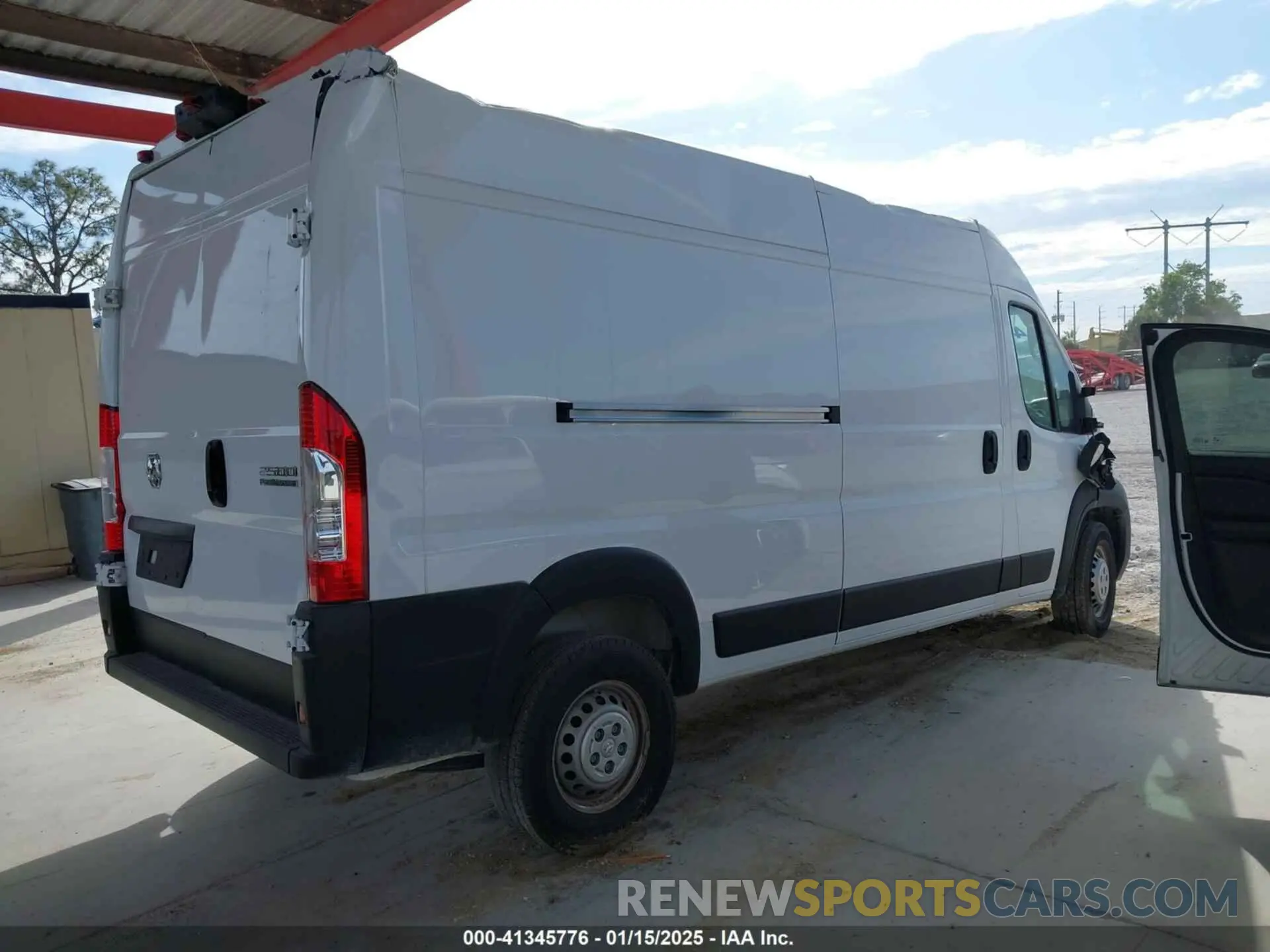 4 Photograph of a damaged car 3C6LRVDG8RE133415 RAM PROMASTER 2500 2024