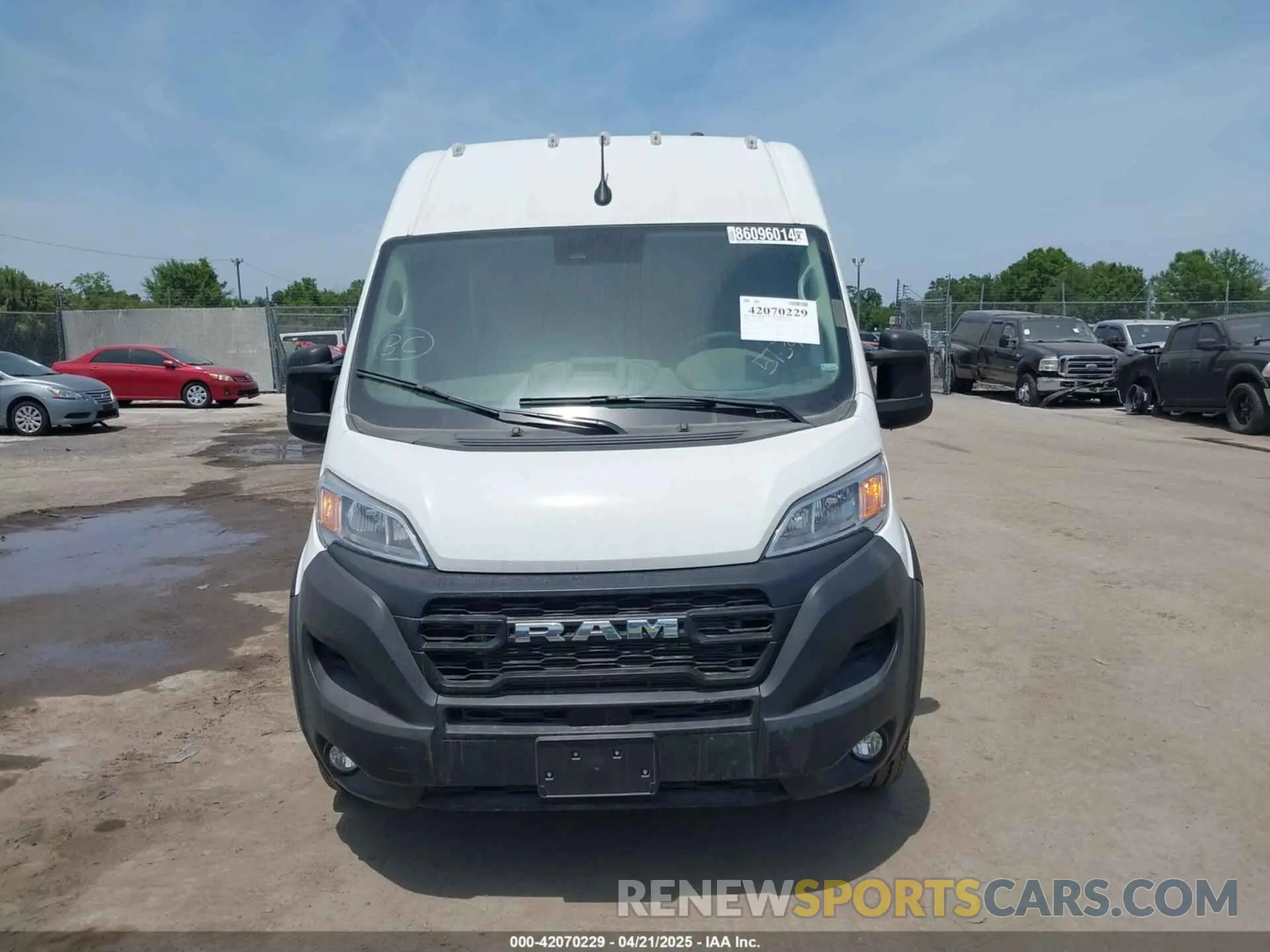 13 Фотография поврежденного автомобиля 3C6LRVCG2SE513485 RAM PROMASTER 2500 2025