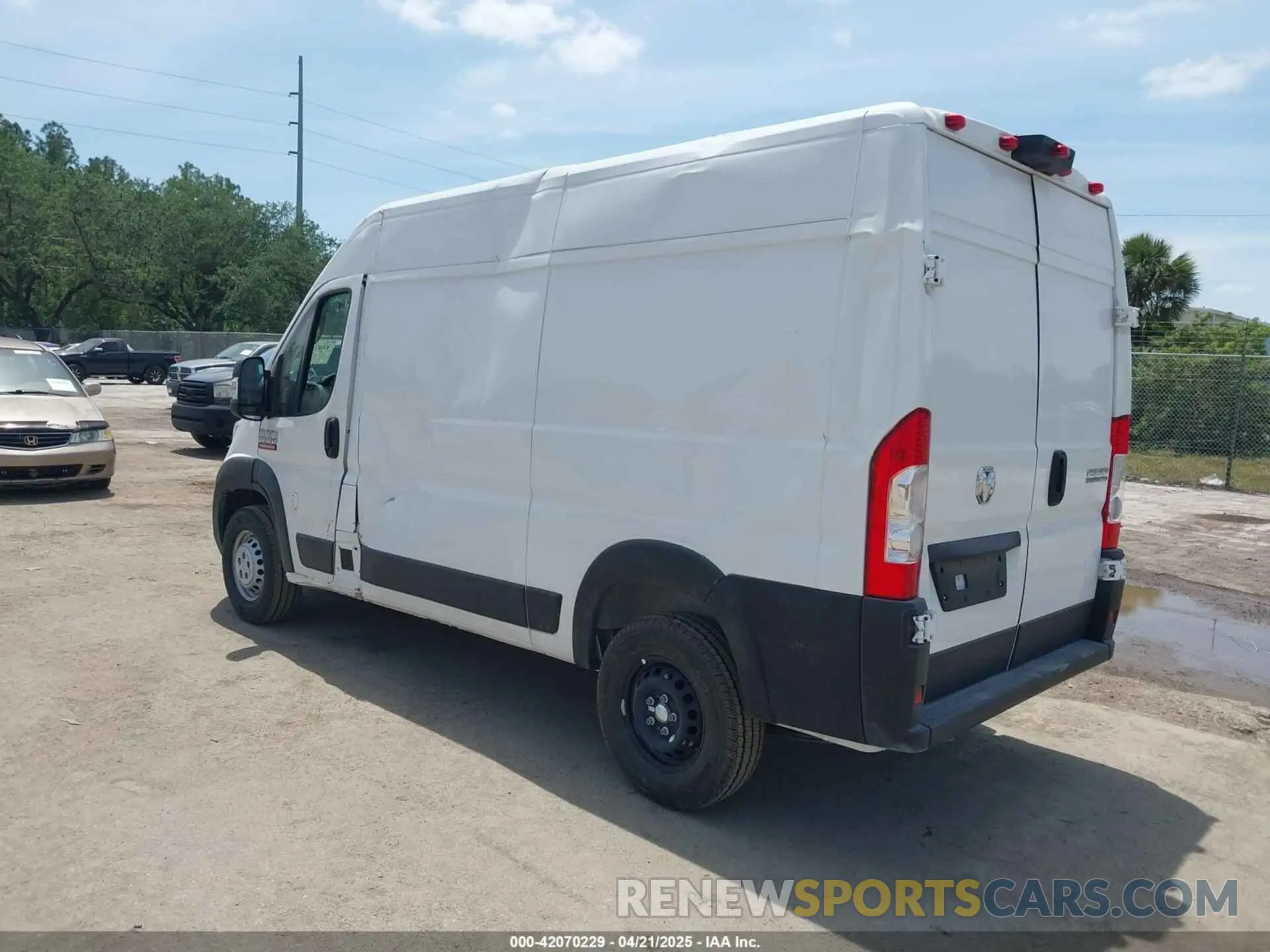 3 Фотография поврежденного автомобиля 3C6LRVCG2SE513485 RAM PROMASTER 2500 2025