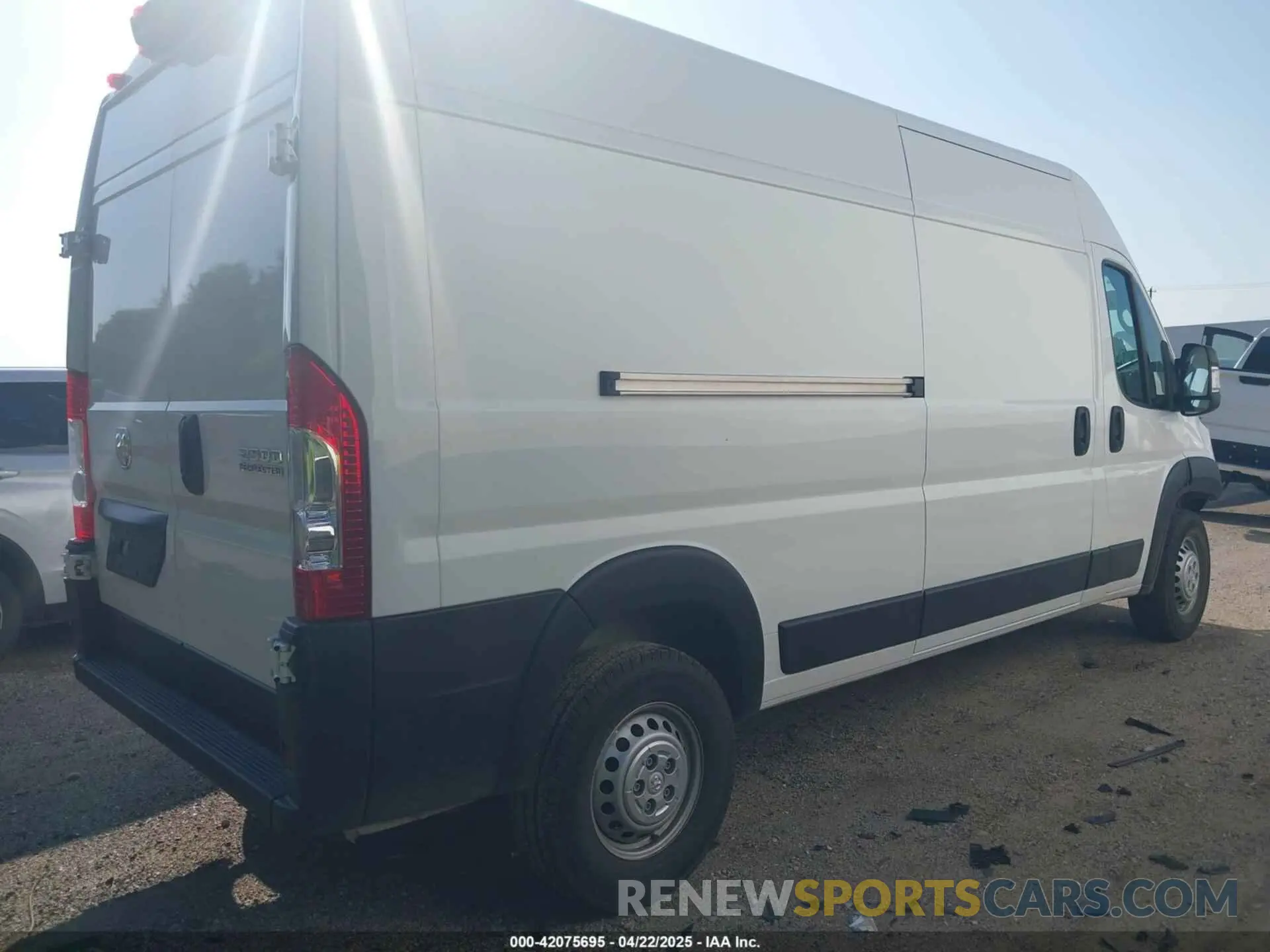 4 Photograph of a damaged car 3C6LRVDG1SE512763 RAM PROMASTER 2500 2025