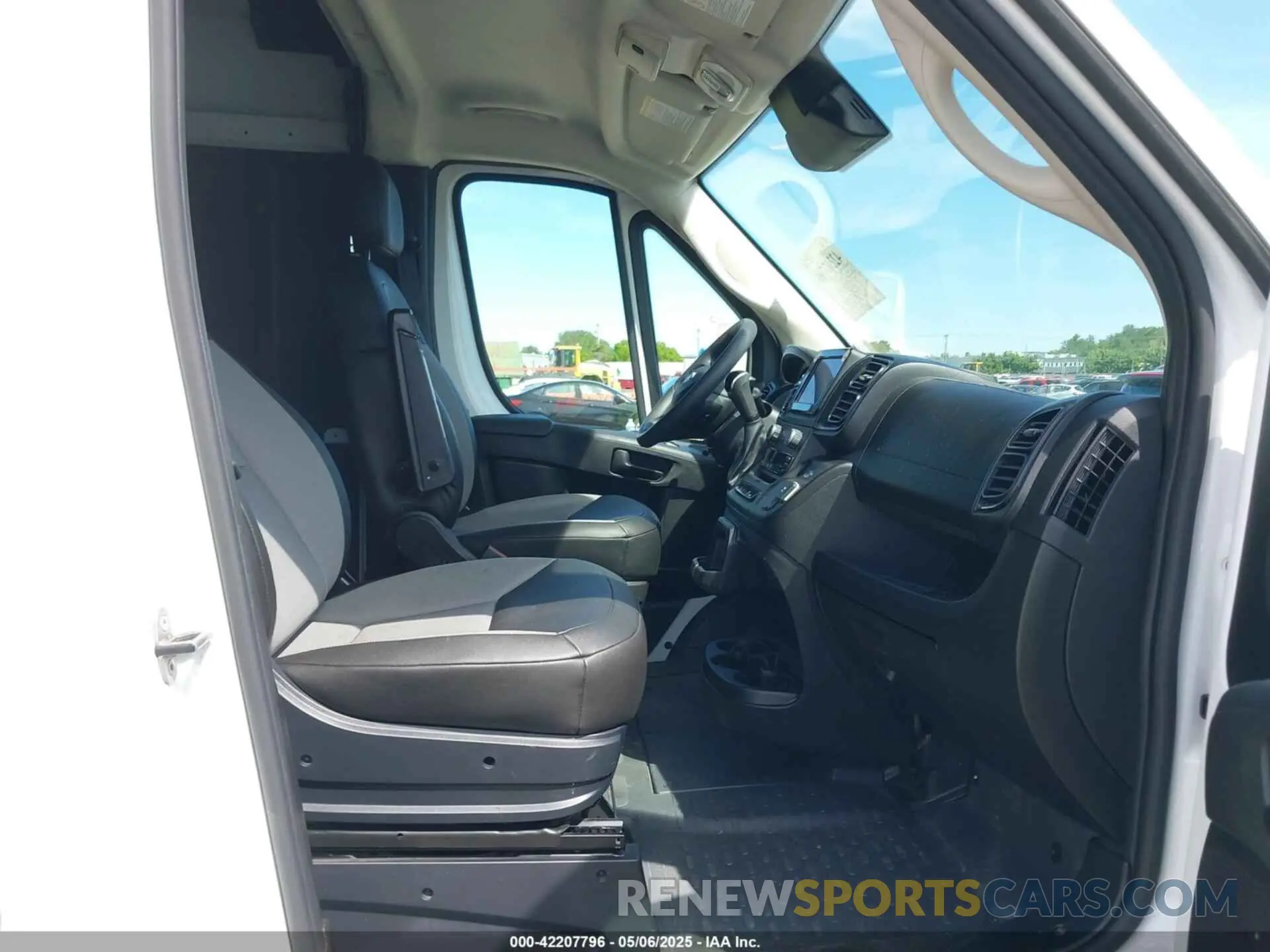 5 Photograph of a damaged car 3C6LRVDG5SE519201 RAM PROMASTER 2500 2025