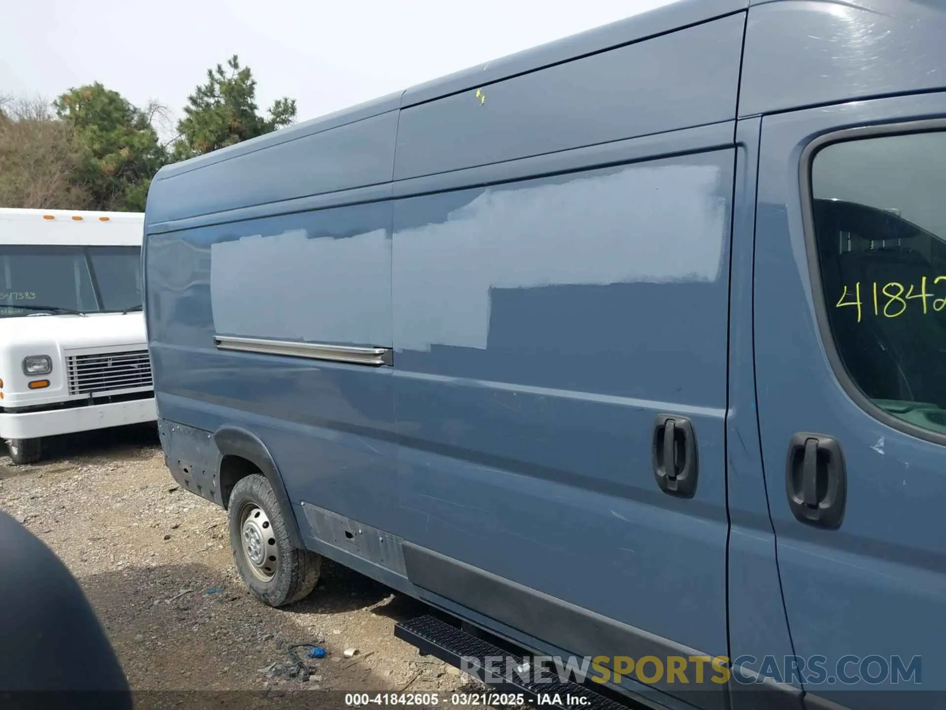 13 Photograph of a damaged car 3C6URVJG4KE545250 RAM PROMASTER 3500 2019