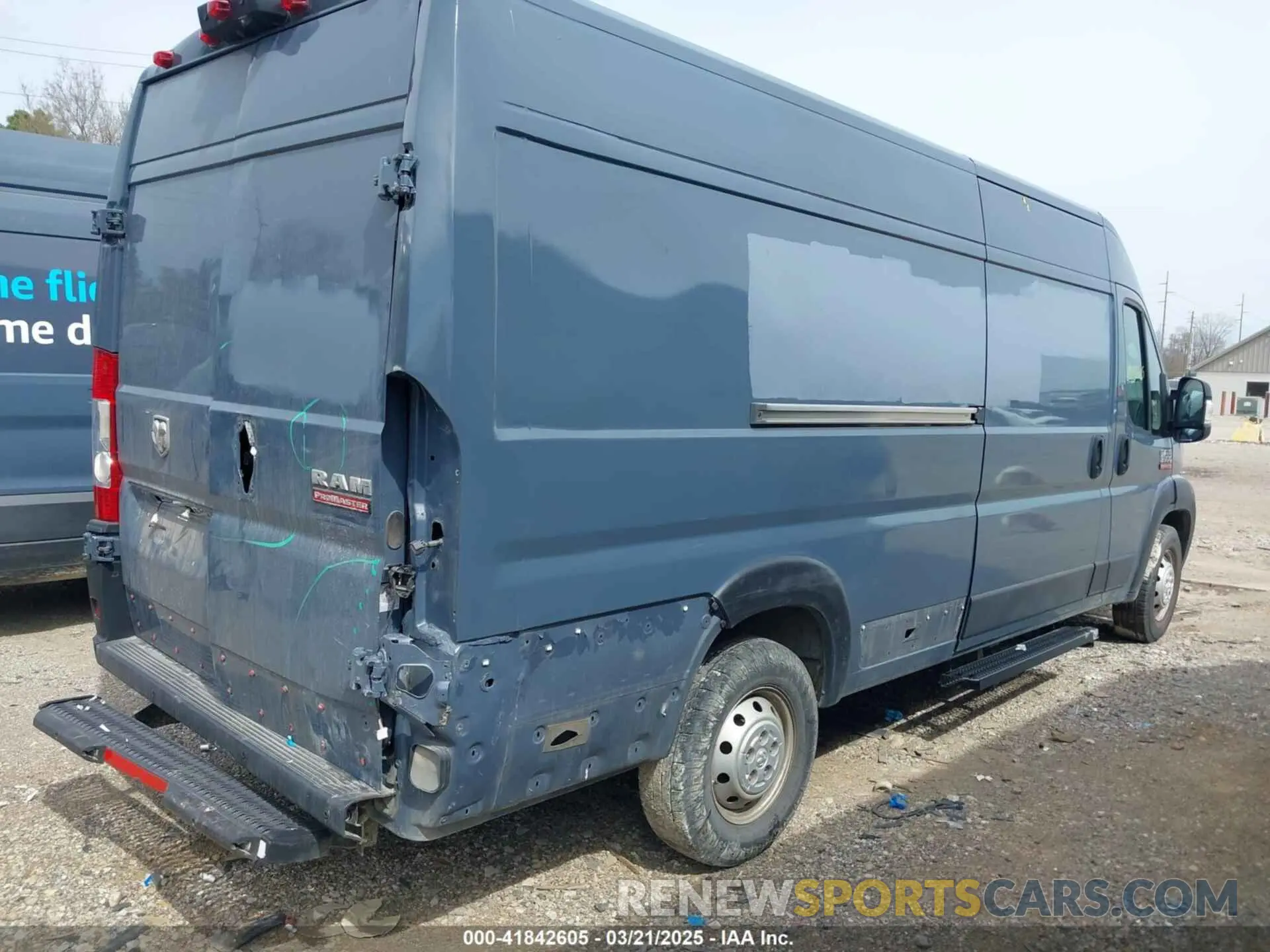 4 Photograph of a damaged car 3C6URVJG4KE545250 RAM PROMASTER 3500 2019
