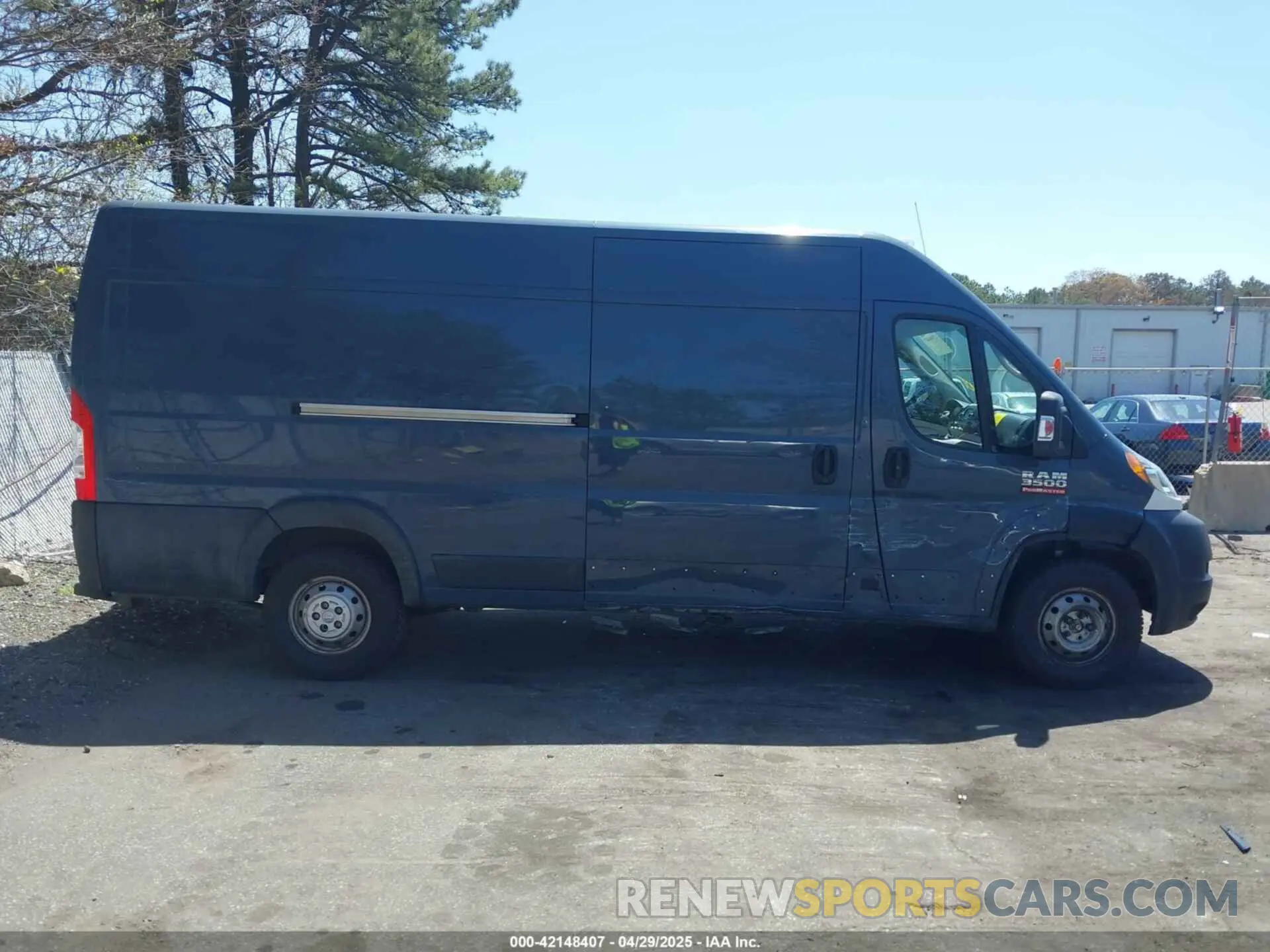 13 Photograph of a damaged car 3C6URVJG5KE554541 RAM PROMASTER 3500 2019