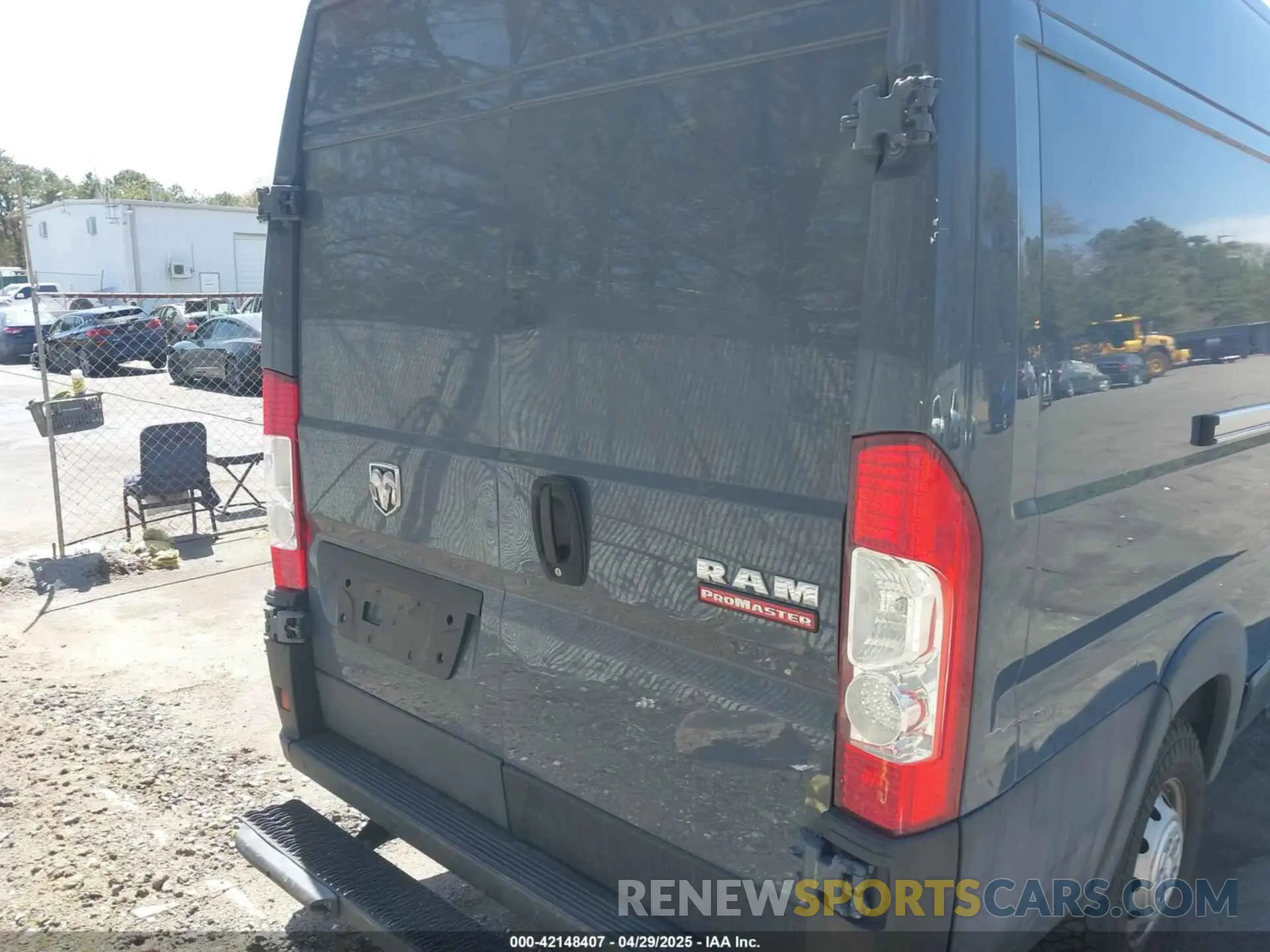 16 Photograph of a damaged car 3C6URVJG5KE554541 RAM PROMASTER 3500 2019
