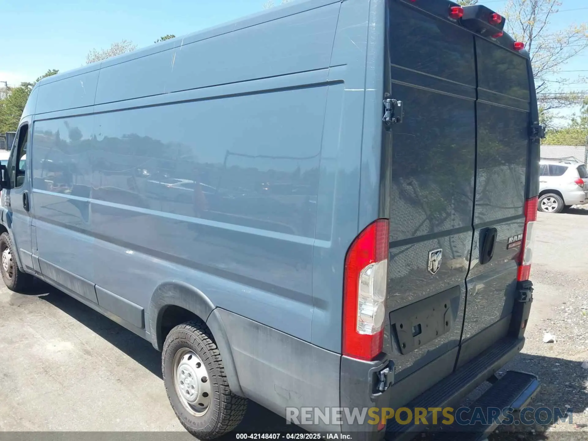 3 Photograph of a damaged car 3C6URVJG5KE554541 RAM PROMASTER 3500 2019
