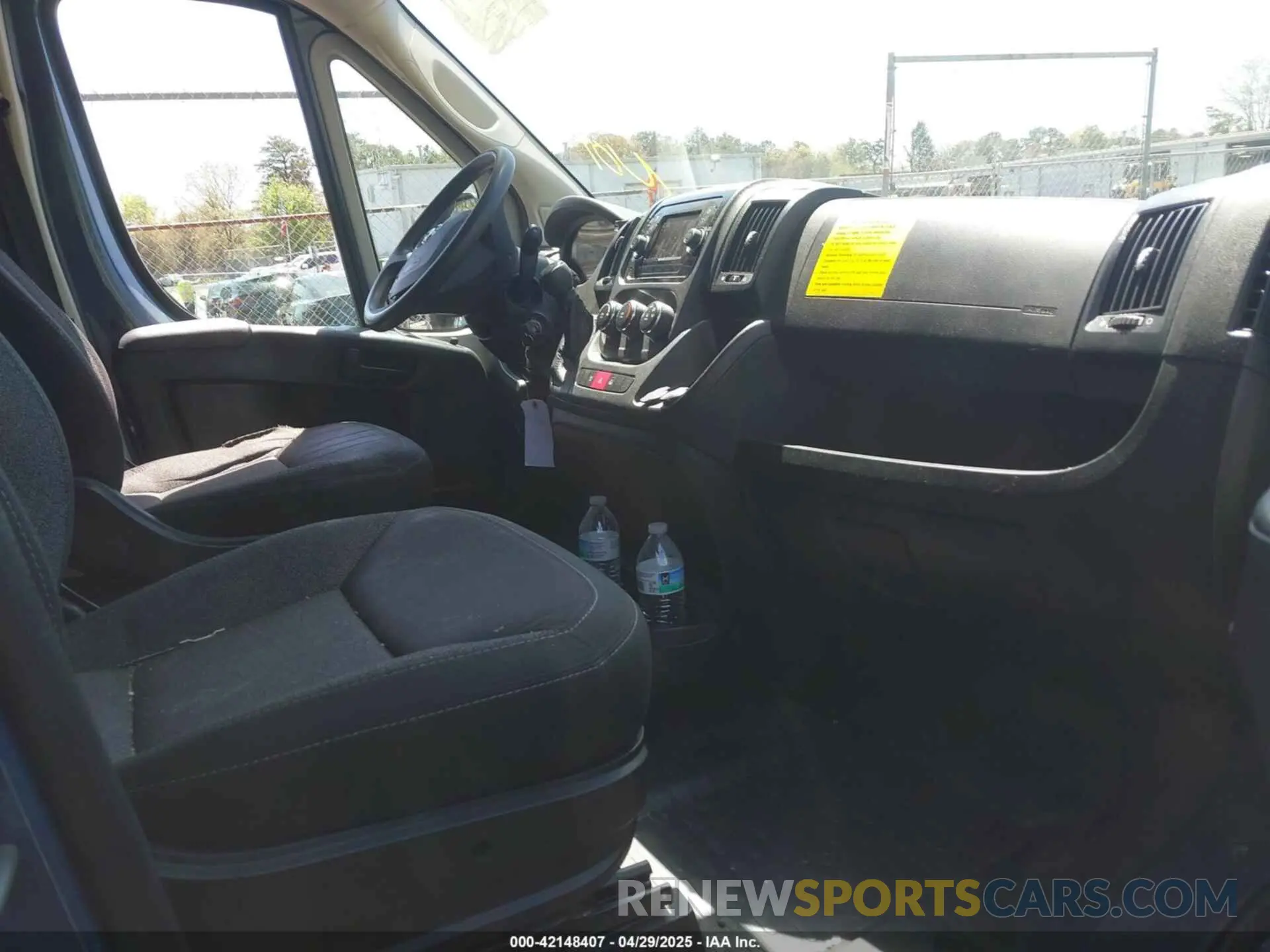 5 Photograph of a damaged car 3C6URVJG5KE554541 RAM PROMASTER 3500 2019