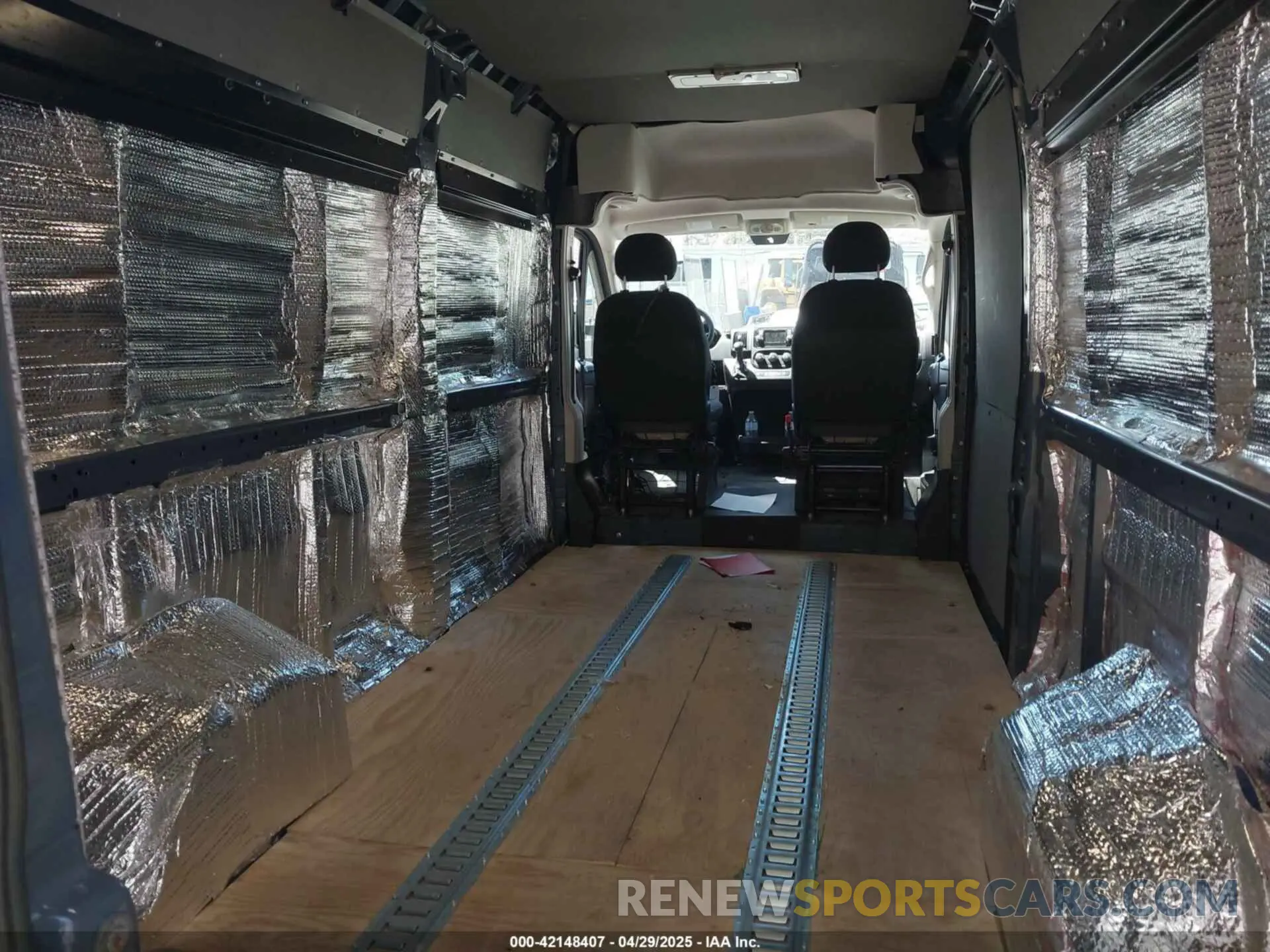 8 Photograph of a damaged car 3C6URVJG5KE554541 RAM PROMASTER 3500 2019
