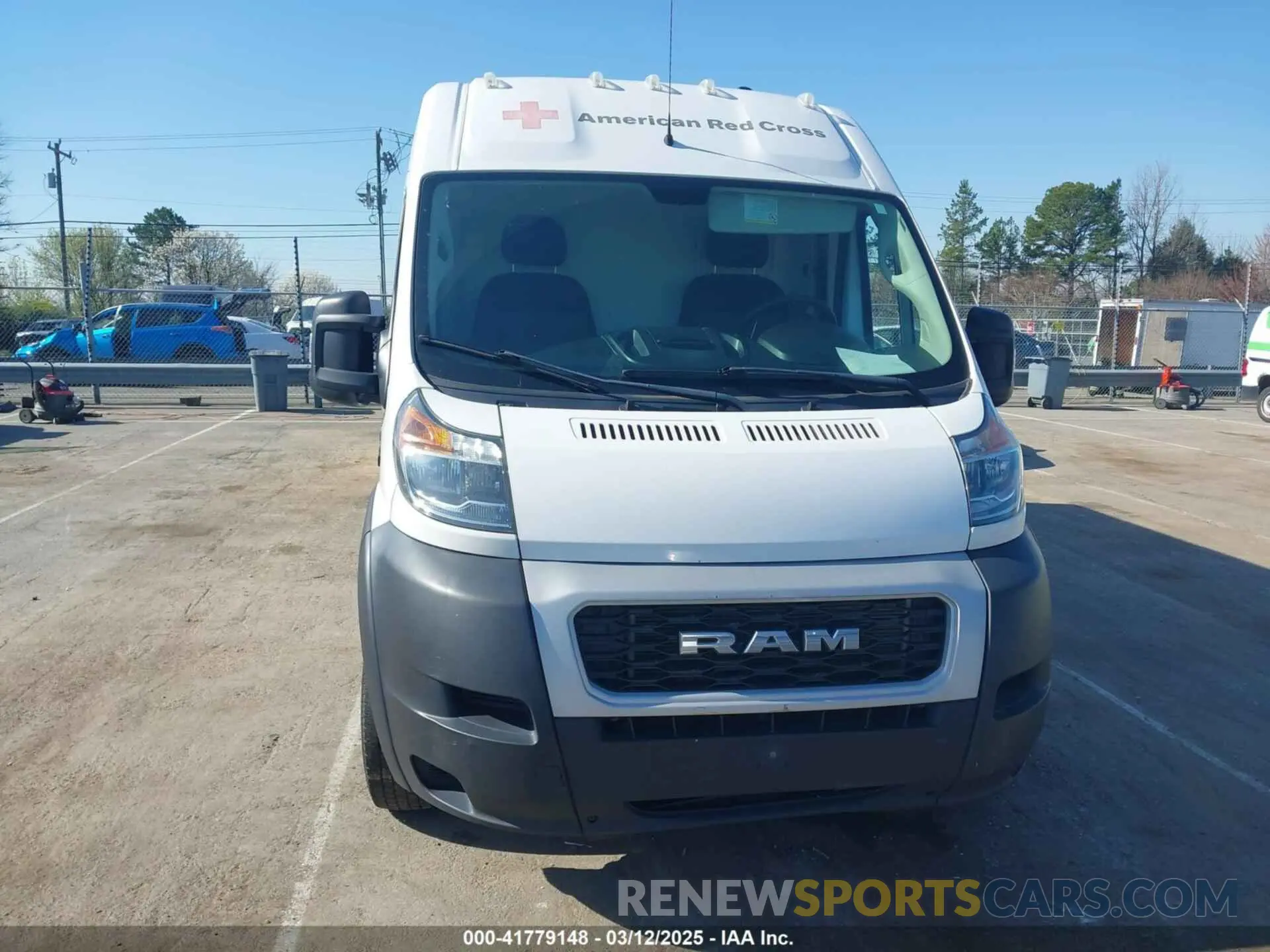 12 Photograph of a damaged car 3C6URVJG6KE560302 RAM PROMASTER 3500 2019