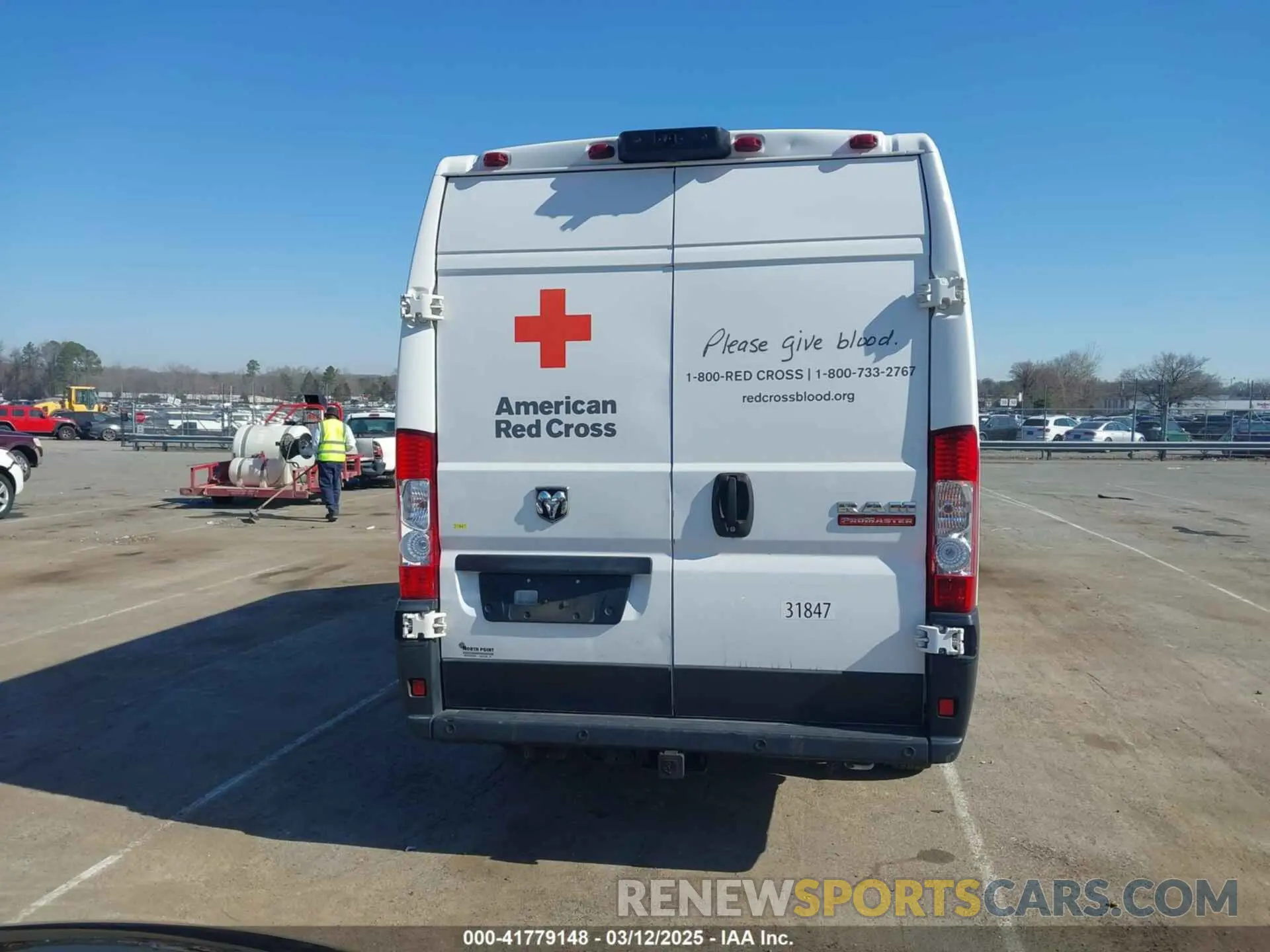 16 Photograph of a damaged car 3C6URVJG6KE560302 RAM PROMASTER 3500 2019