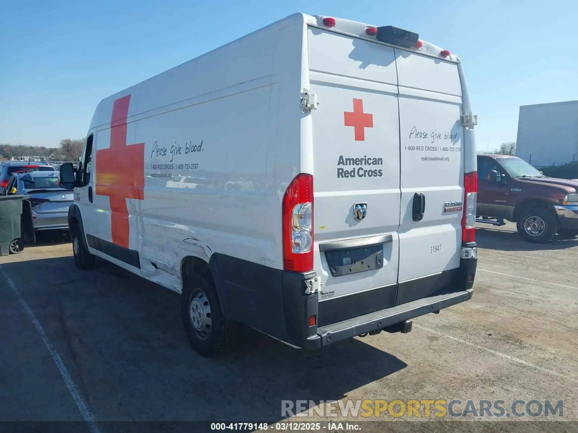 3 Photograph of a damaged car 3C6URVJG6KE560302 RAM PROMASTER 3500 2019