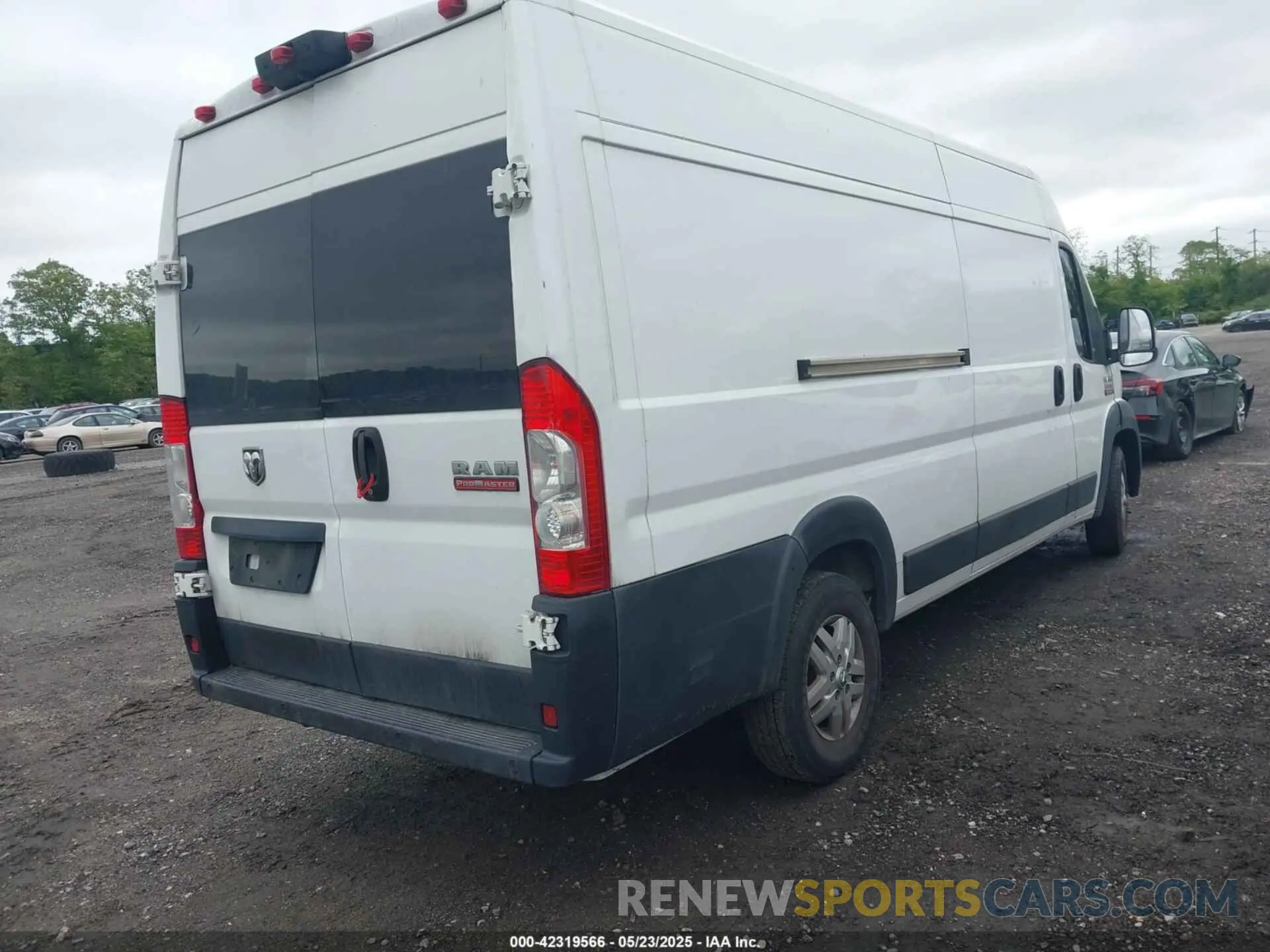 4 Фотография поврежденного автомобиля 3C6URVJG8KE504104 RAM PROMASTER 3500 2019