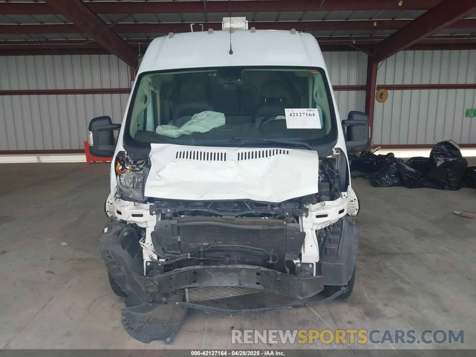 13 Photograph of a damaged car 3C6MRVHG8ME575585 RAM PROMASTER 3500 2021