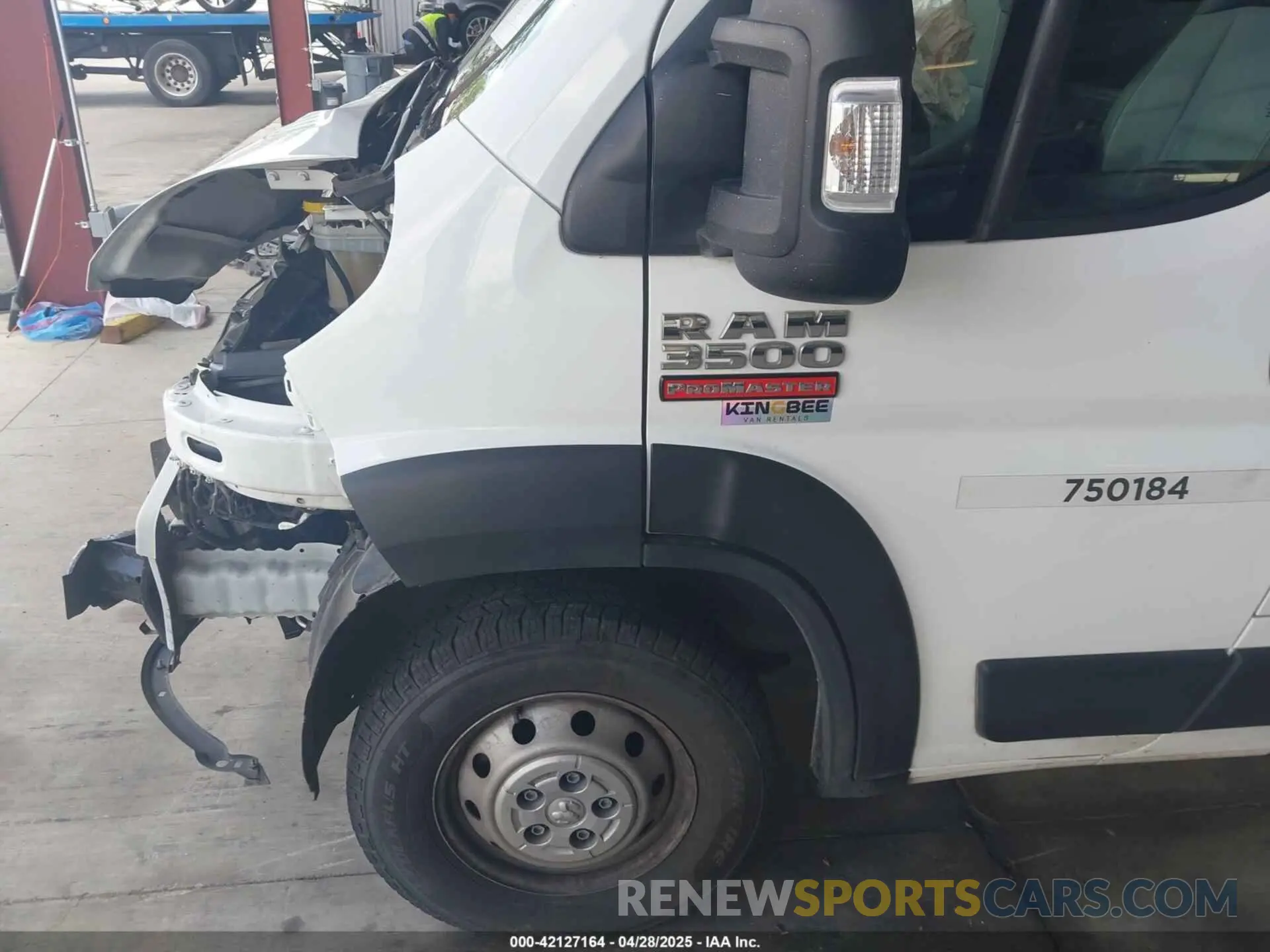 19 Photograph of a damaged car 3C6MRVHG8ME575585 RAM PROMASTER 3500 2021