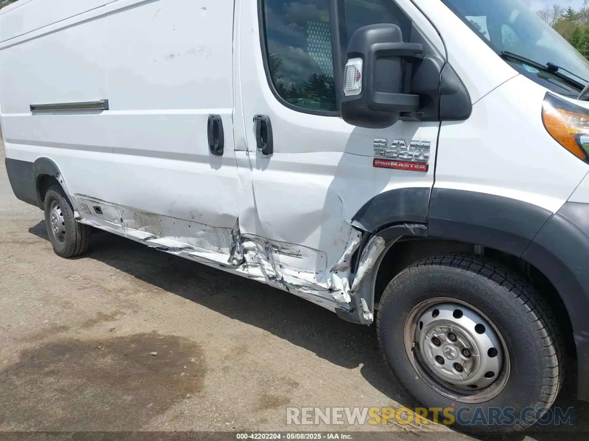 6 Photograph of a damaged car 3C6MRVJG2ME513321 RAM PROMASTER 3500 2021
