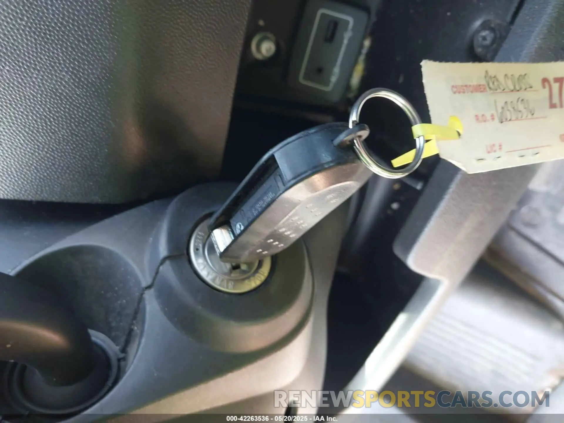 11 Photograph of a damaged car 3C6MRVJG3ME520522 RAM PROMASTER 3500 2021
